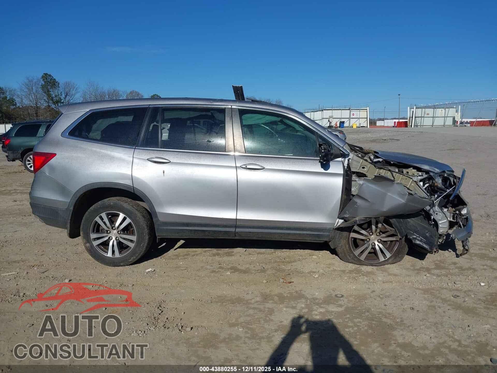 HONDA PILOT 2018 - 5FNYF5H50JB018564