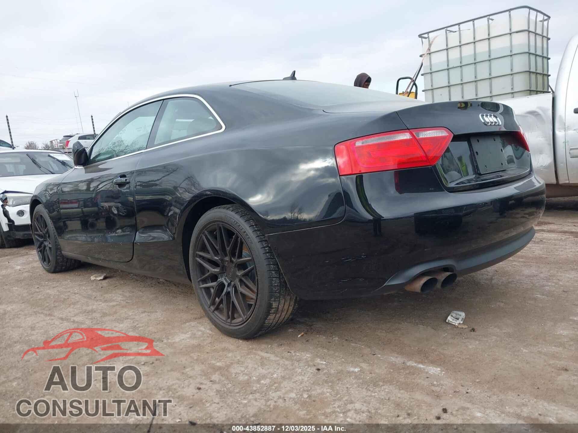 AUDI A5 2011 - WAUGFAFR1BA012287