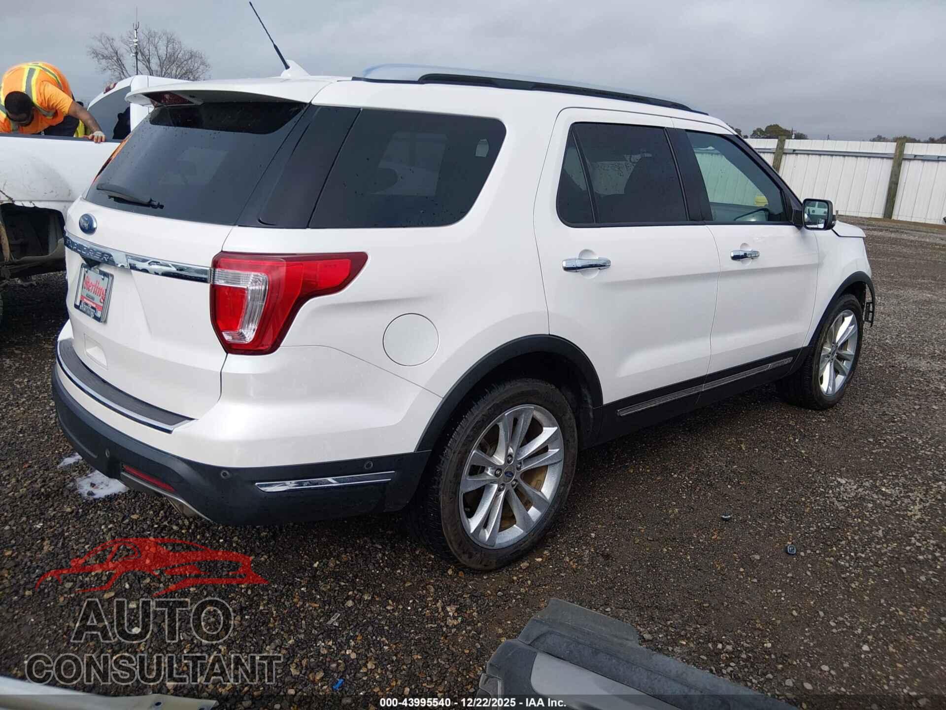FORD EXPLORER 2018 - 1FM5K7F85JGB39244