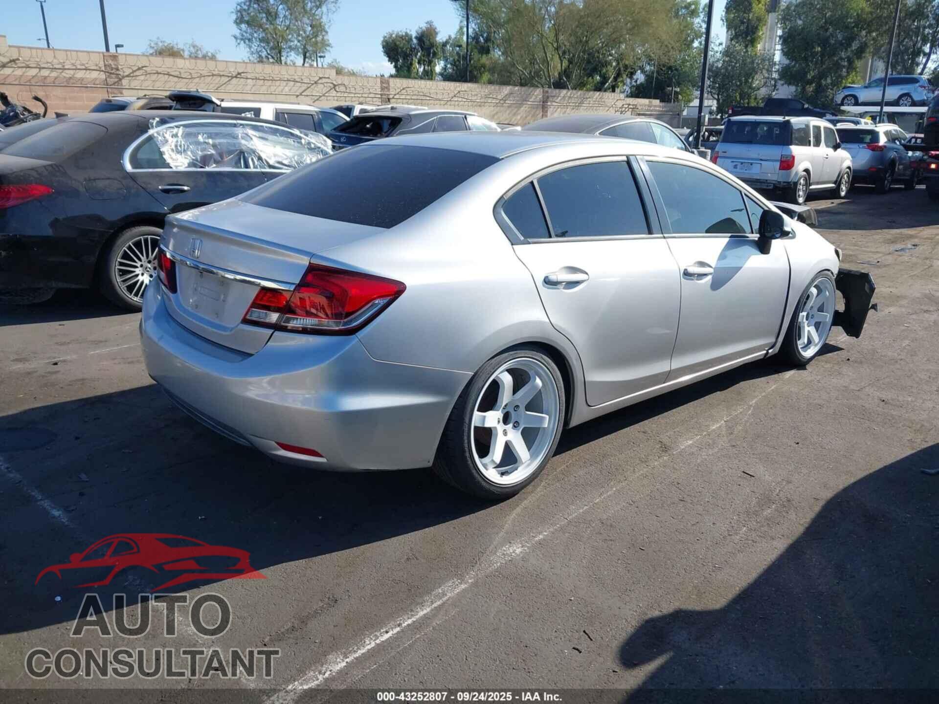 HONDA CIVIC 2013 - 19XFB2F52DE241123