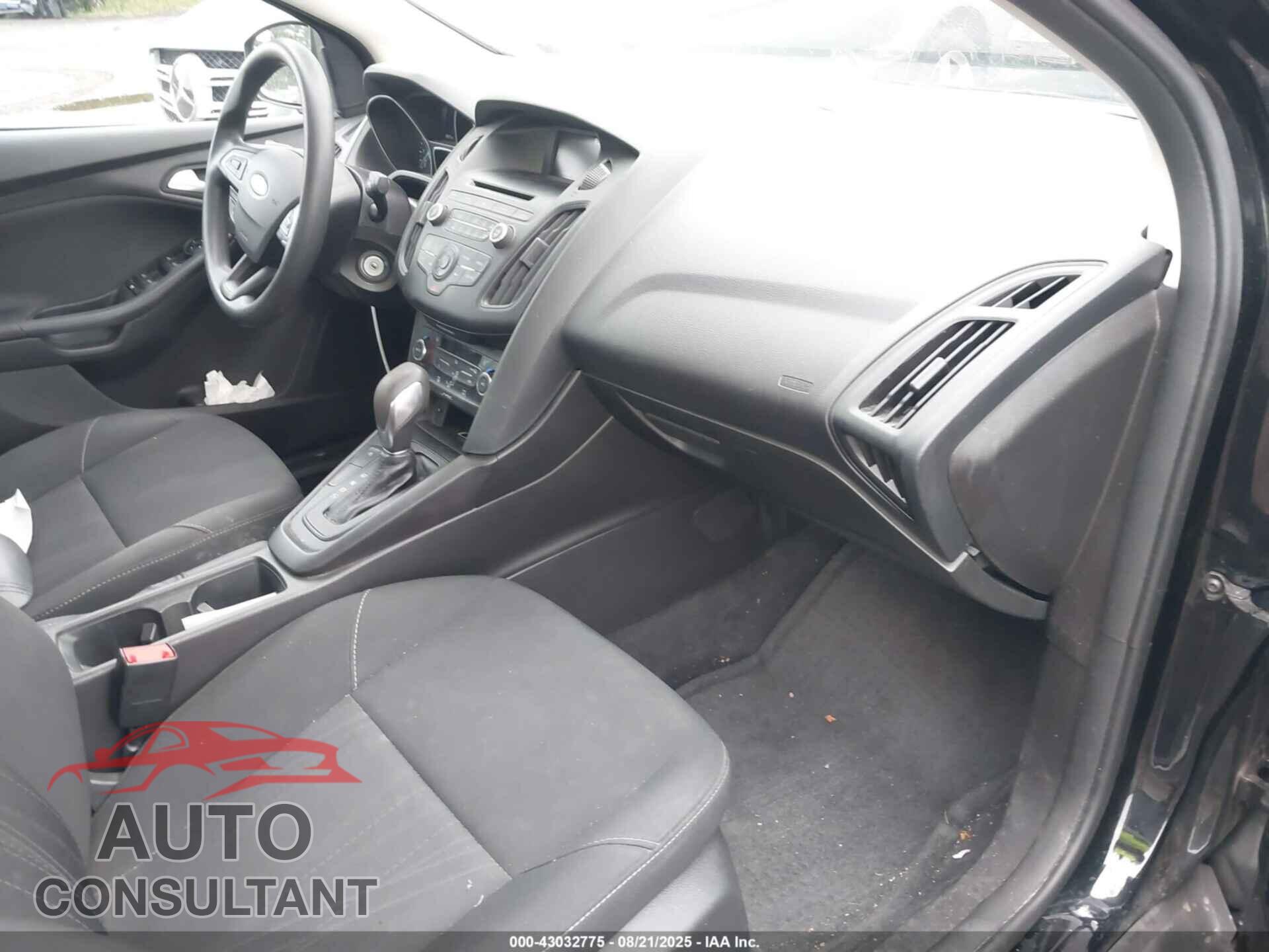 FORD FOCUS 2017 - 1FADP3FE8HL281157