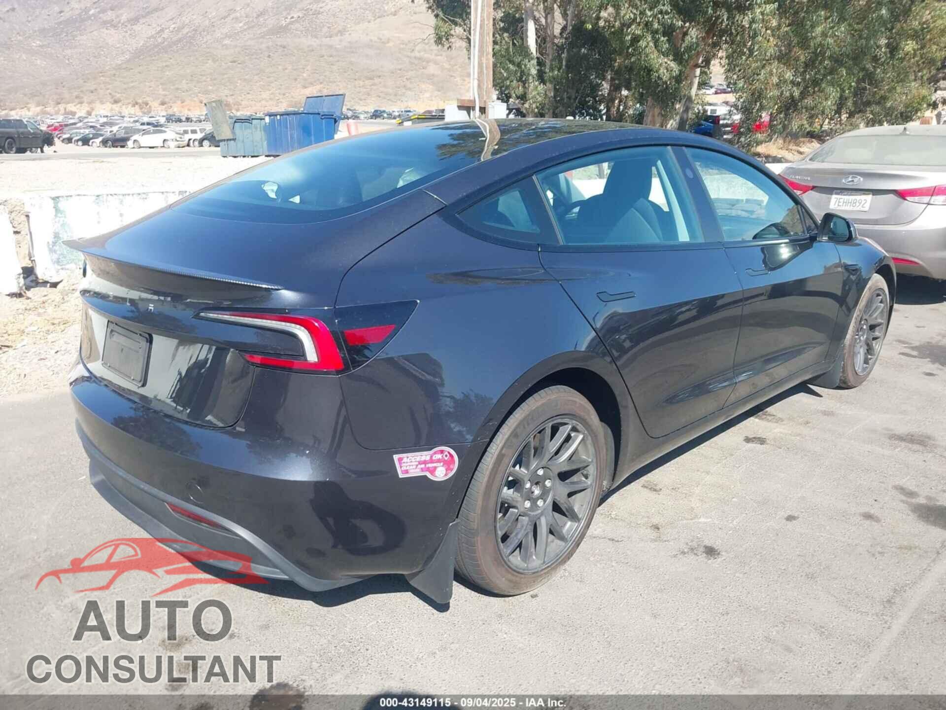 TESLA MODEL 3 2024 - 5YJ3E1EA6RF825576