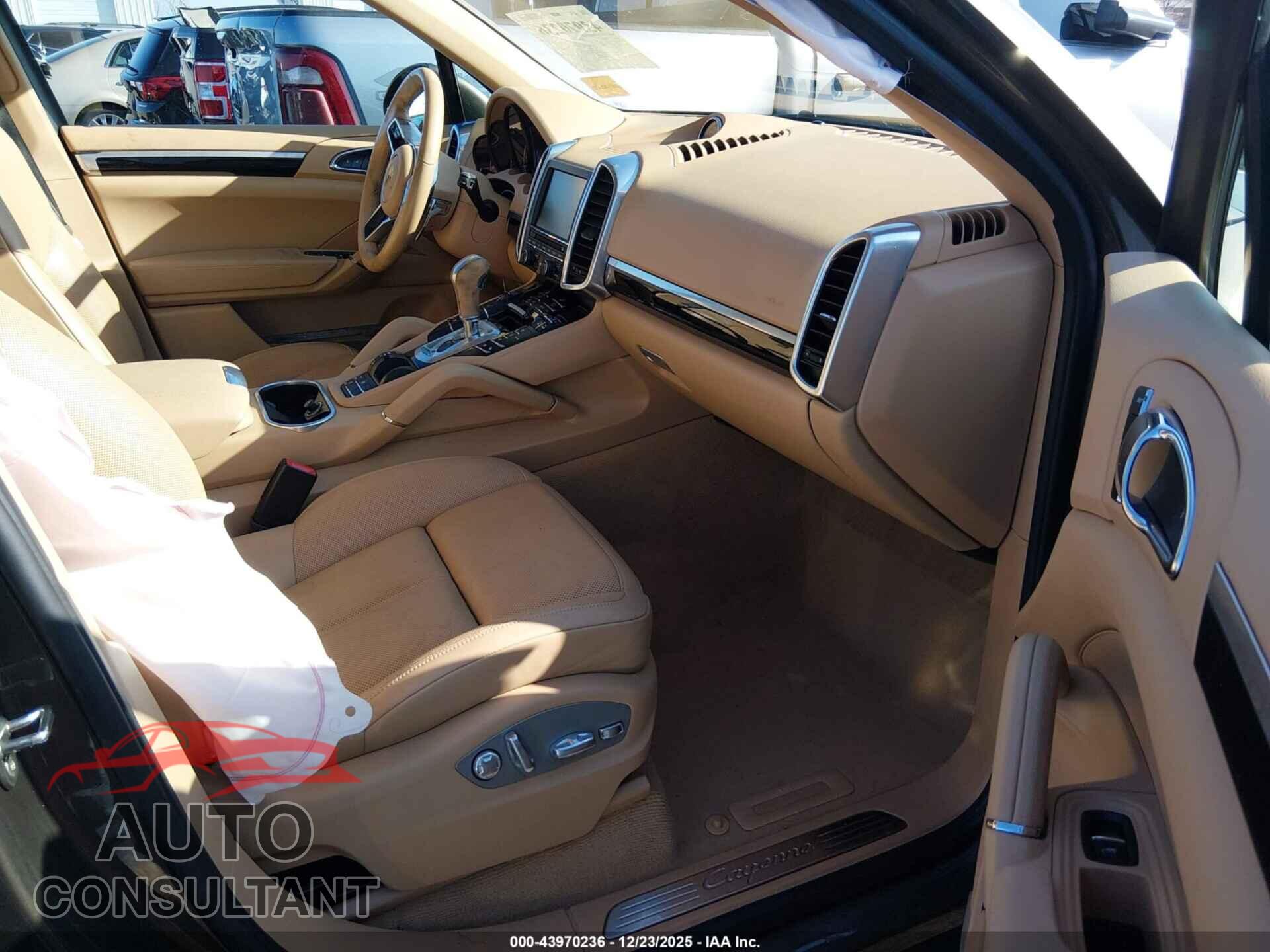 PORSCHE CAYENNE 2016 - WP1AA2A22GKA12760