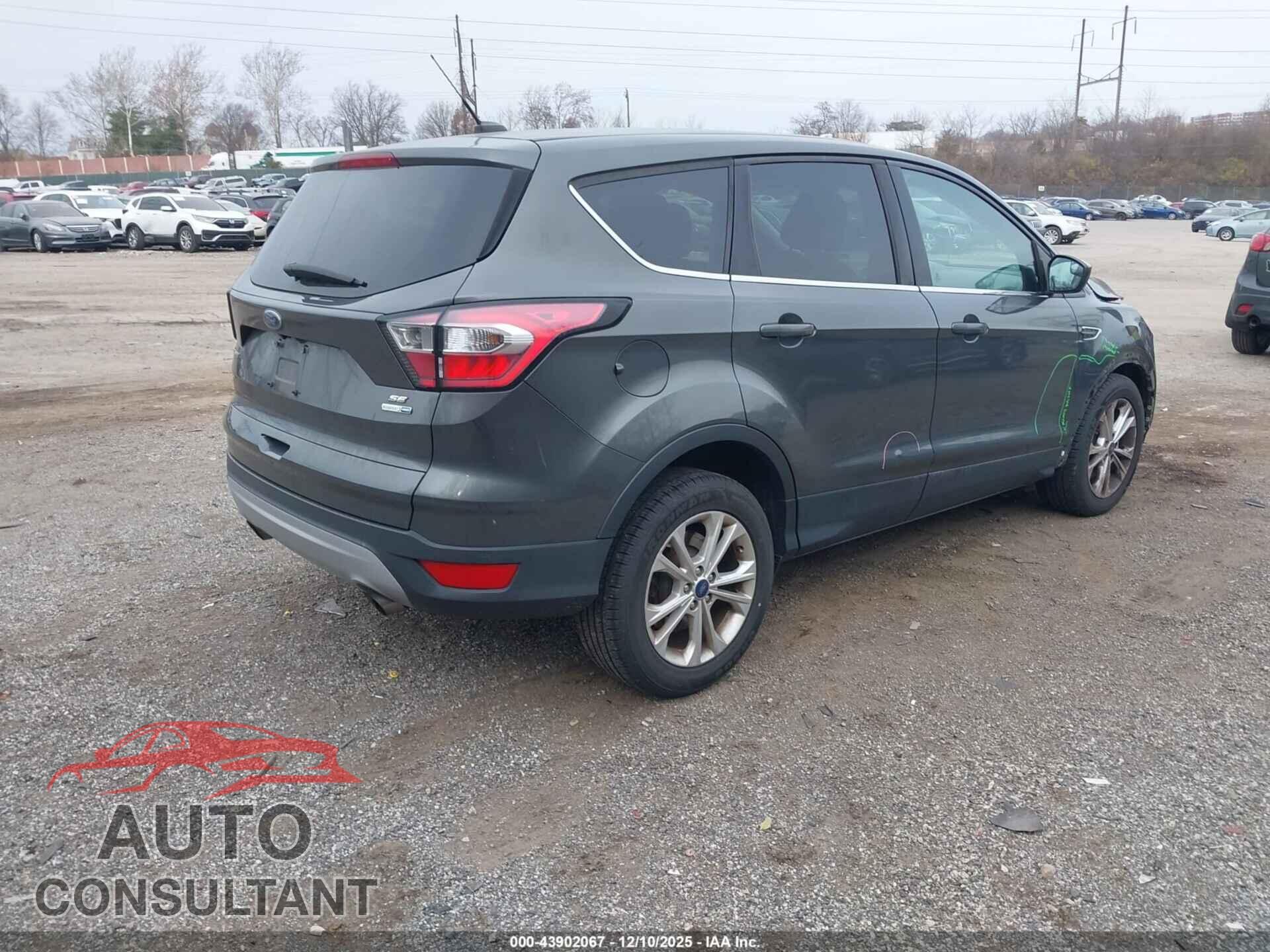 FORD ESCAPE 2017 - 1FMCU9GD9HUC17948