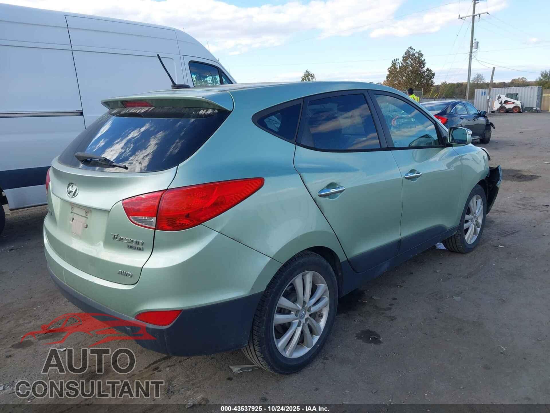 HYUNDAI TUCSON 2011 - KM8JUCAC1BU203473