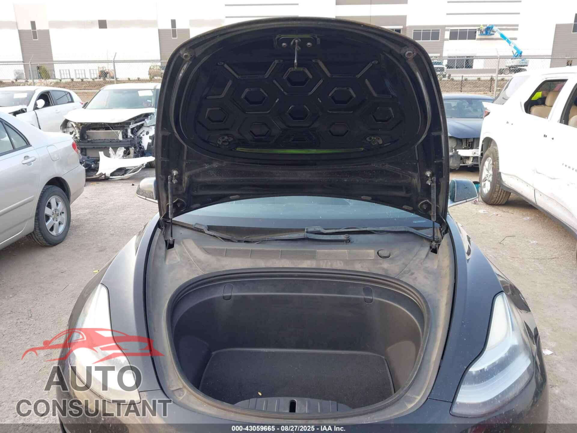 TESLA MODEL 3 2018 - 5YJ3E1EA7JF156948