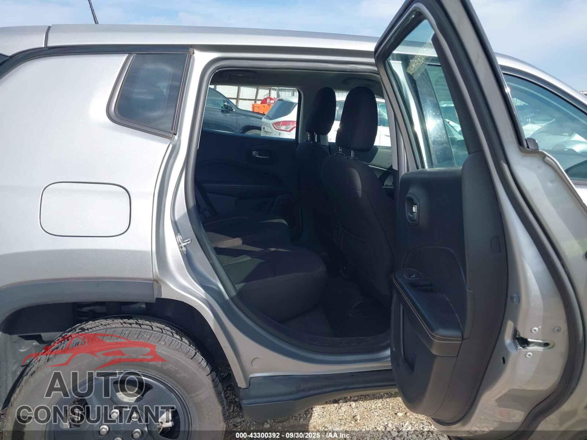 JEEP COMPASS 2020 - 3C4NJDAB4LT256661