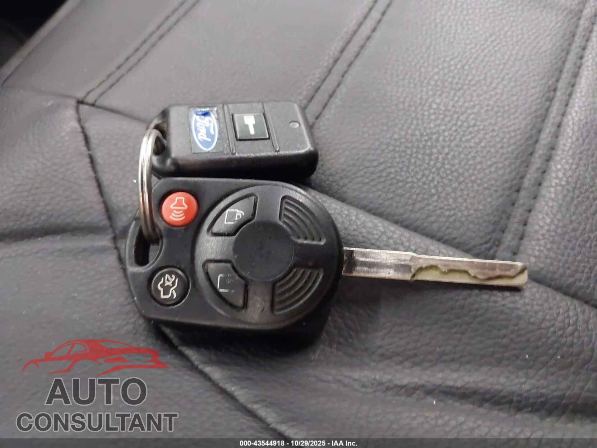 FORD FOCUS 2015 - 1FADP3F29FL348626