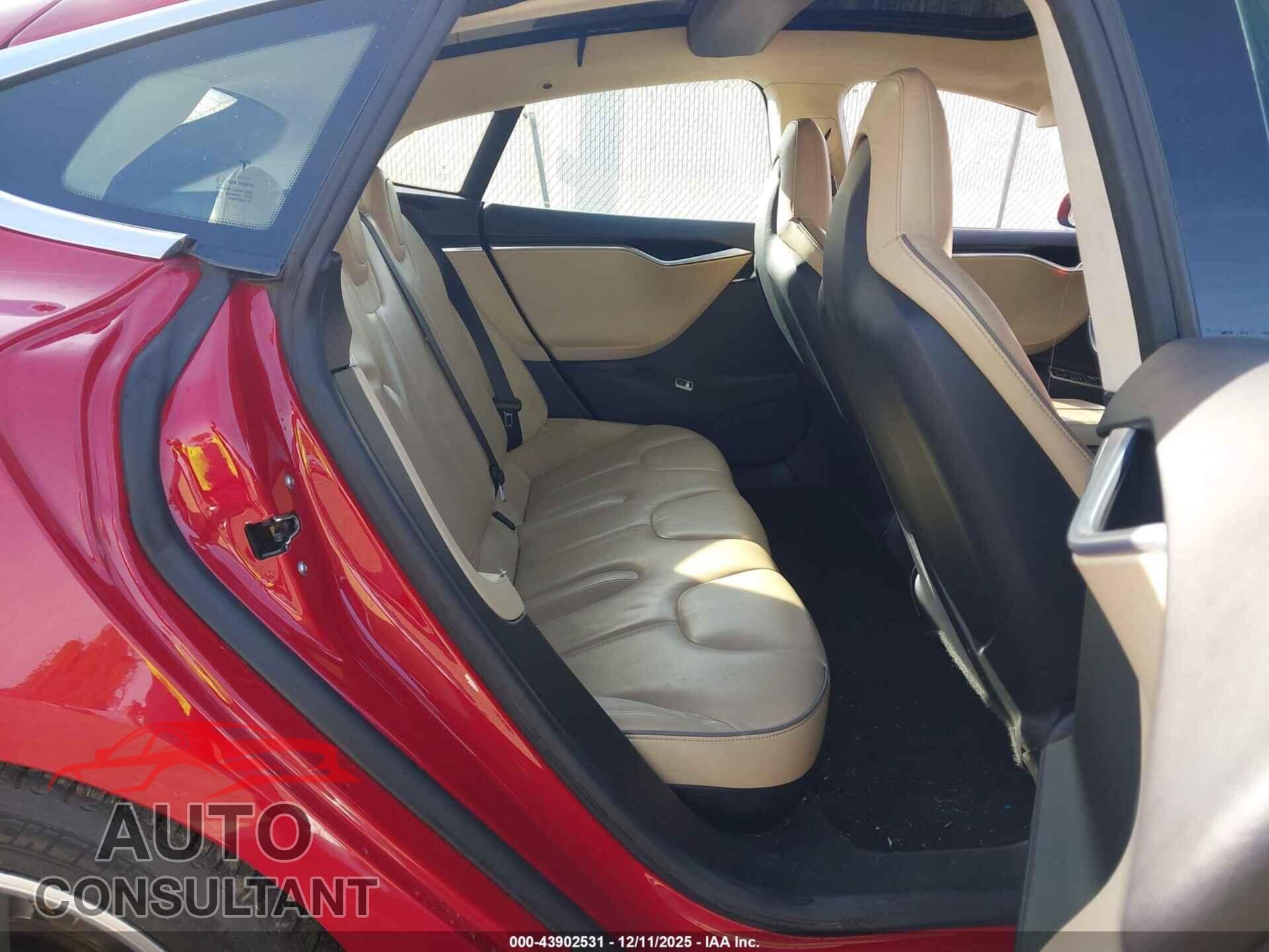 TESLA MODEL S 2013 - 5YJSA1CP9DFP16407