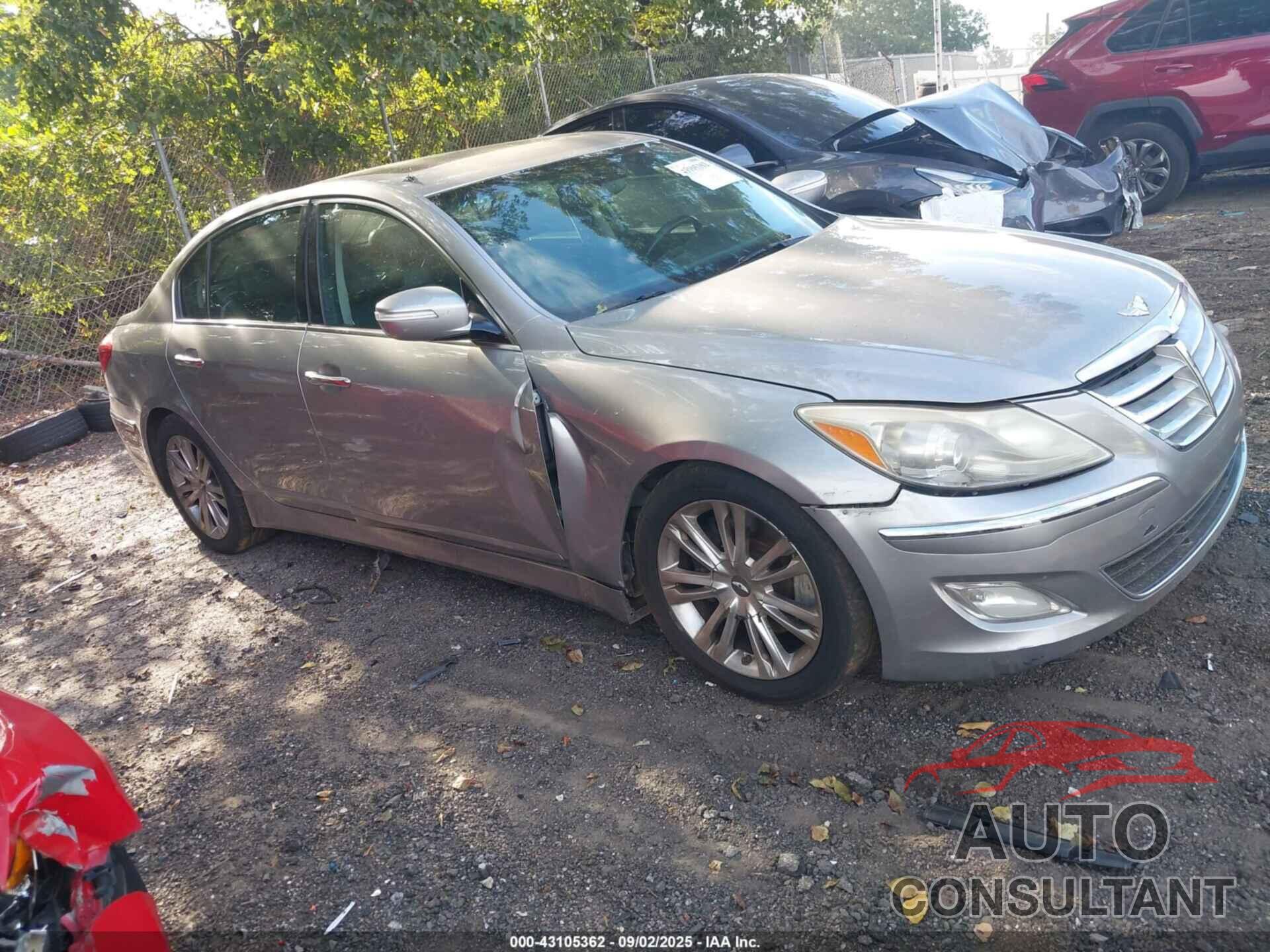 HYUNDAI GENESIS 2012 - KMHGC4DD8CU151459