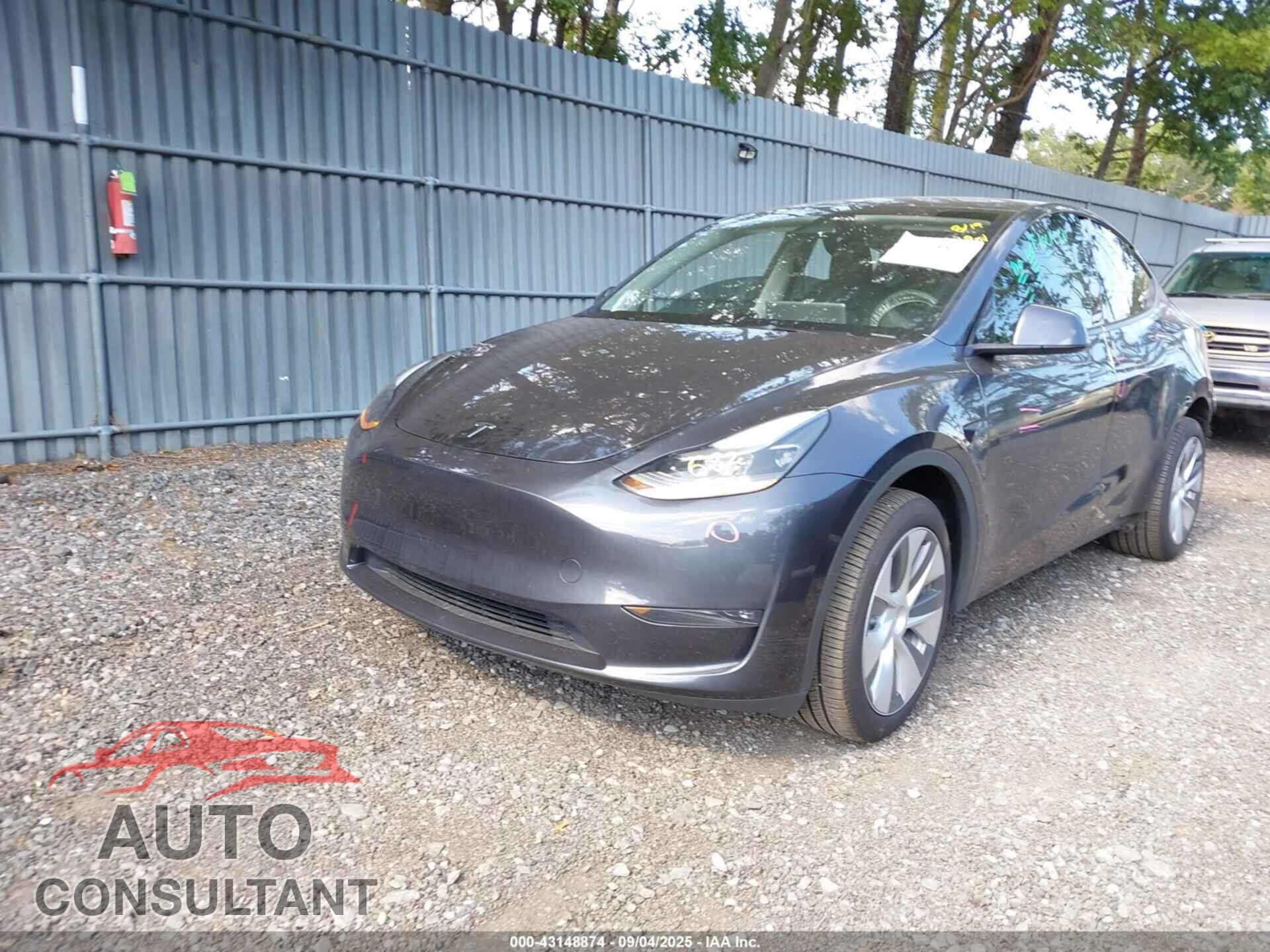 TESLA MODEL Y 2024 - 7SAYGDEE9RA242536