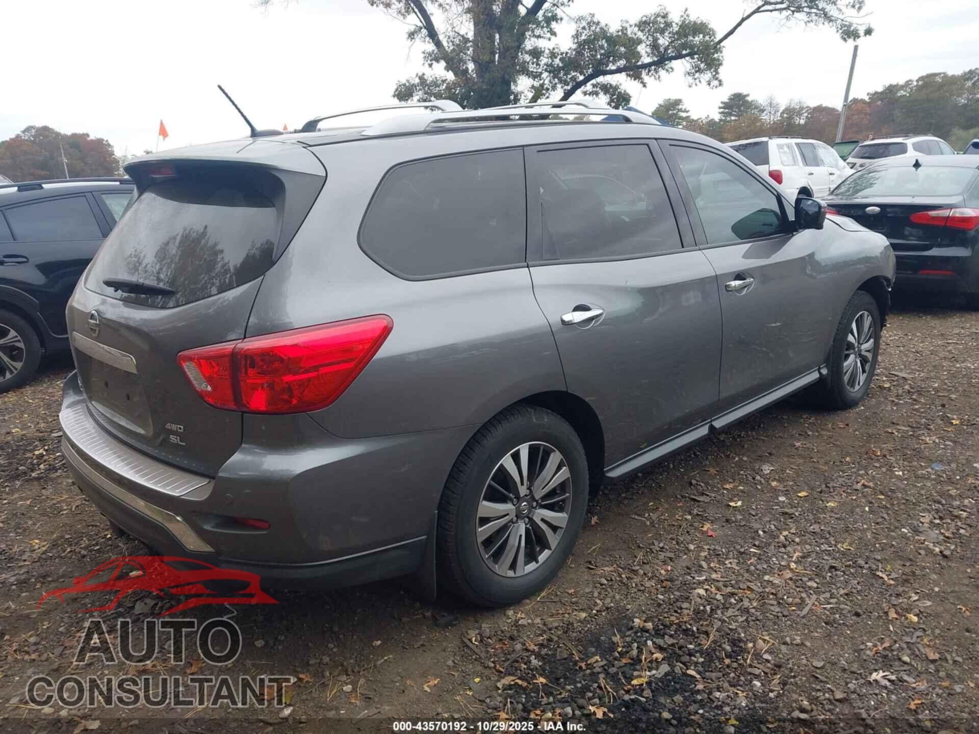 NISSAN PATHFINDER 2017 - 5N1DR2MM3HC684256