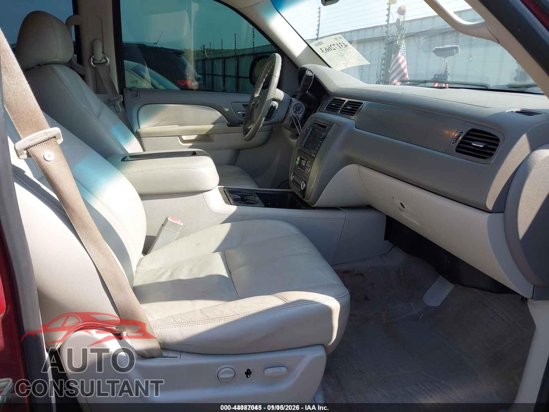 CHEVROLET TAHOE 2010 - 1GNUKBE02AR142001