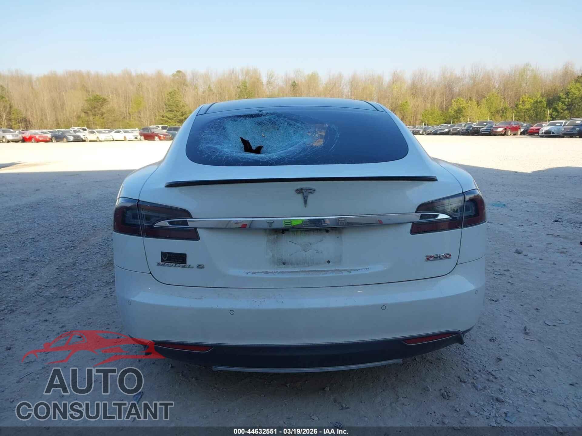 TESLA MODEL S 2015 - 5YJSA1E48FF116371