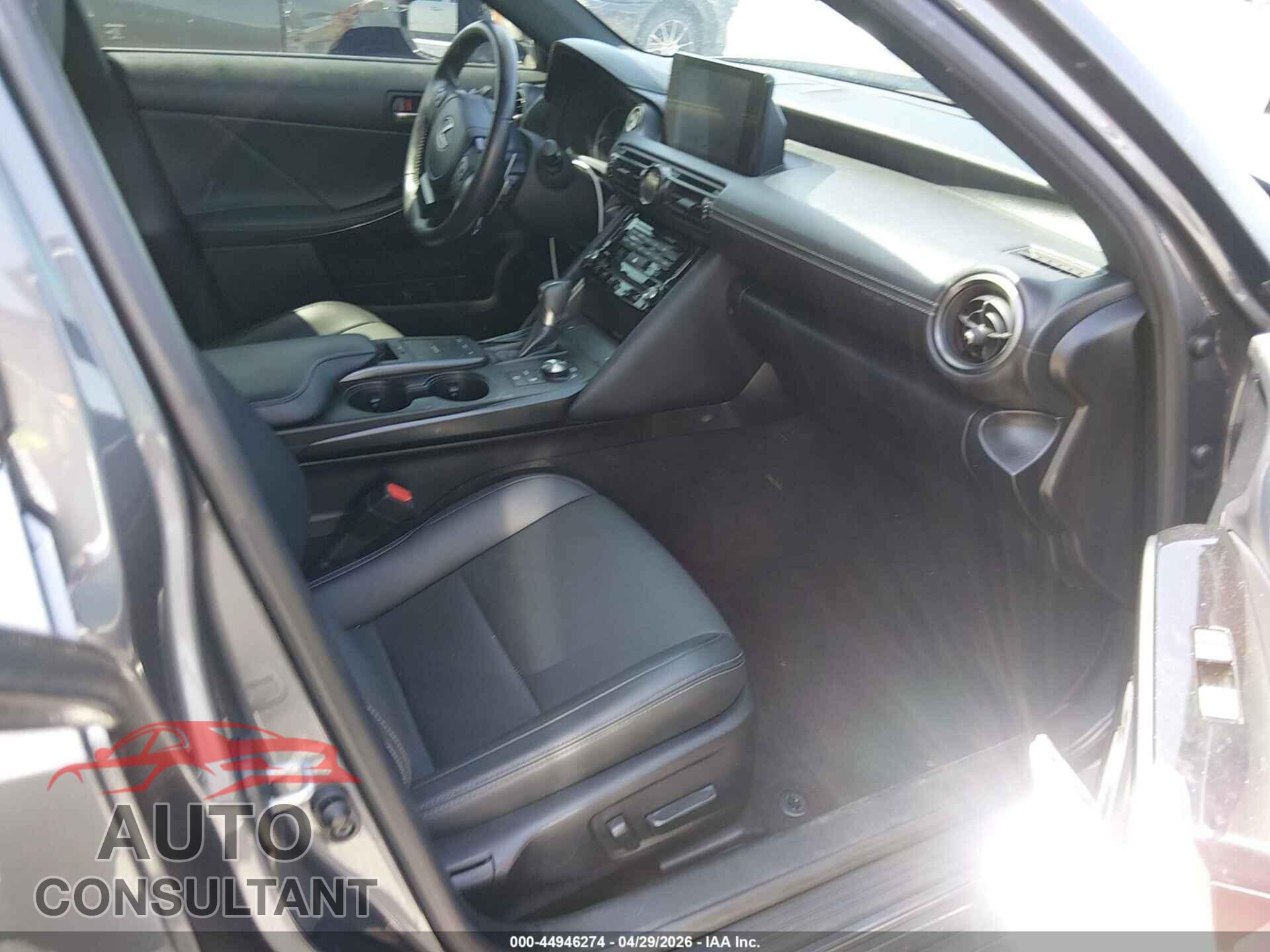 LEXUS IS 300 2024 - JTHBA1D24R5132250