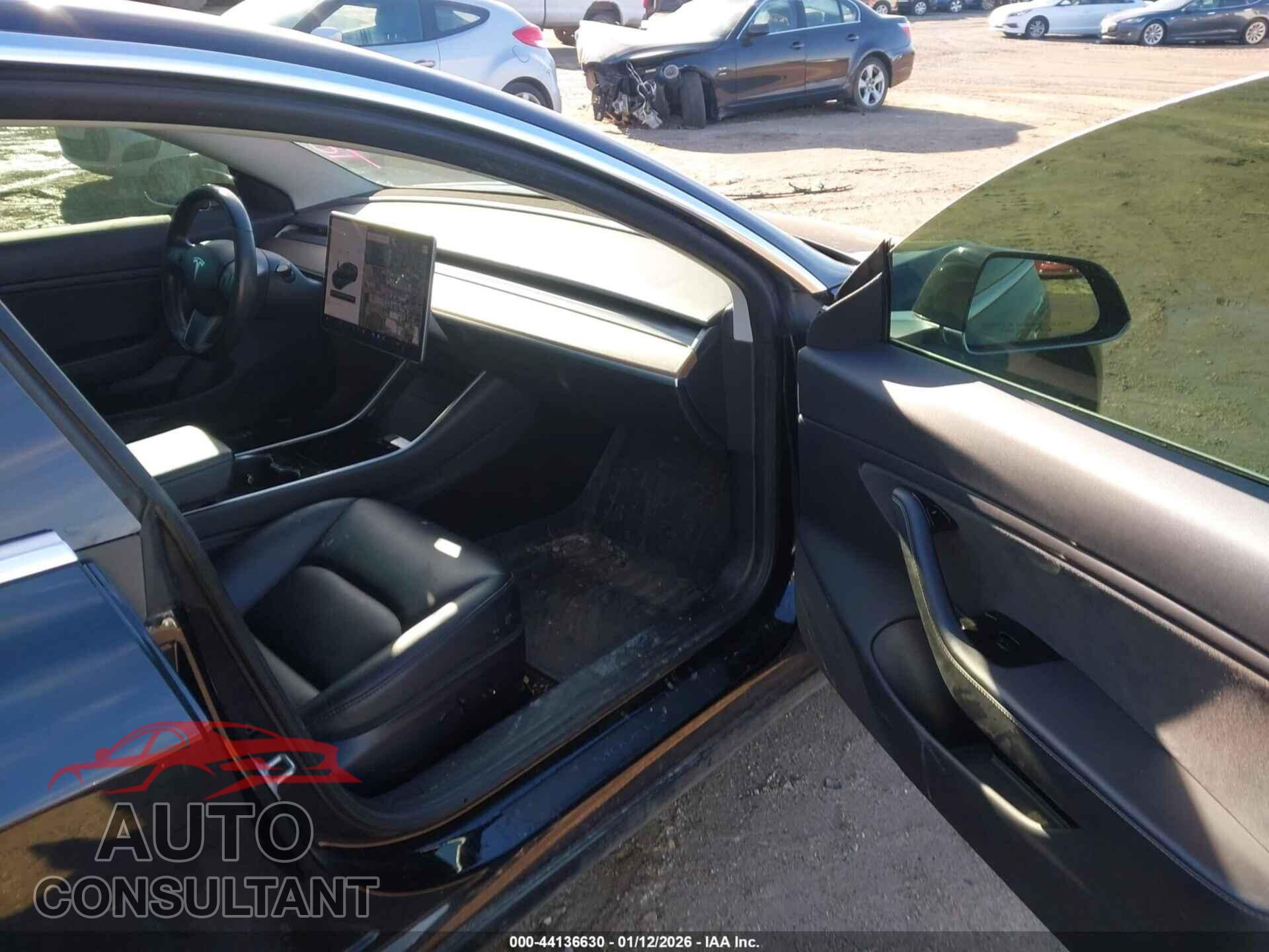 TESLA MODEL 3 2019 - 5YJ3E1EA9KF304681