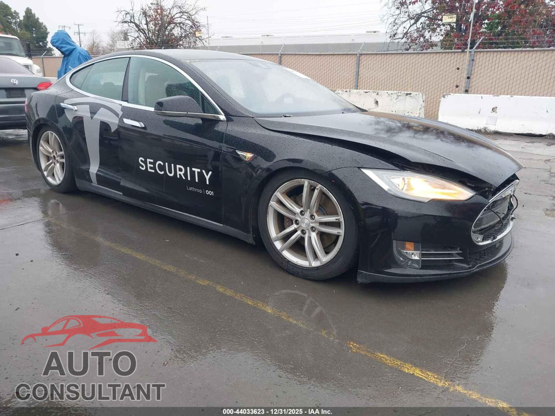 TESLA MODEL S 2014 - 5YJSA3S10EFP43330