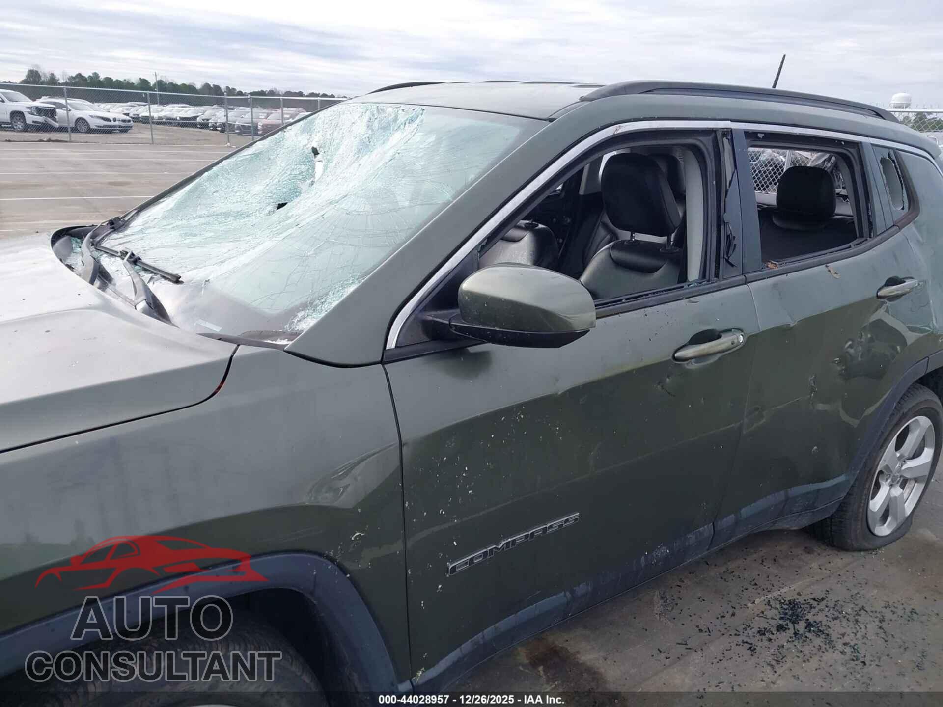 JEEP COMPASS 2018 - 3C4NJDBB0JT113072