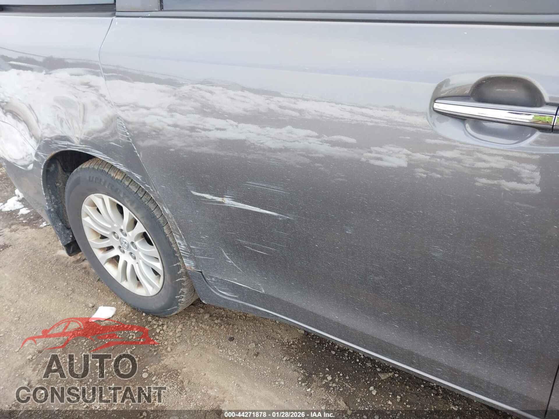TOYOTA SIENNA 2013 - 5TDYK3DC8DS372997