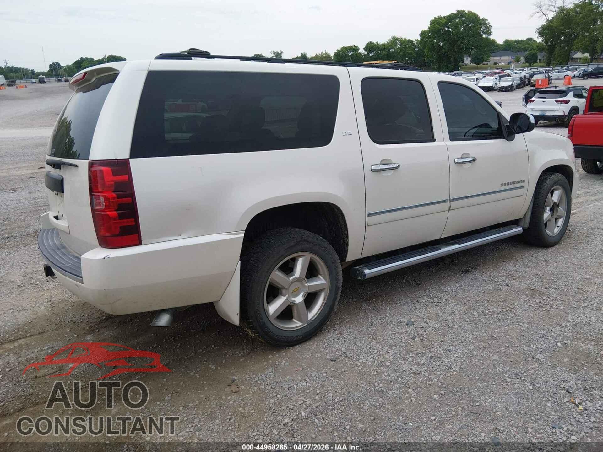 CHEVROLET SUBURBAN 1500 2013 - 1GNSKKE70DR193473