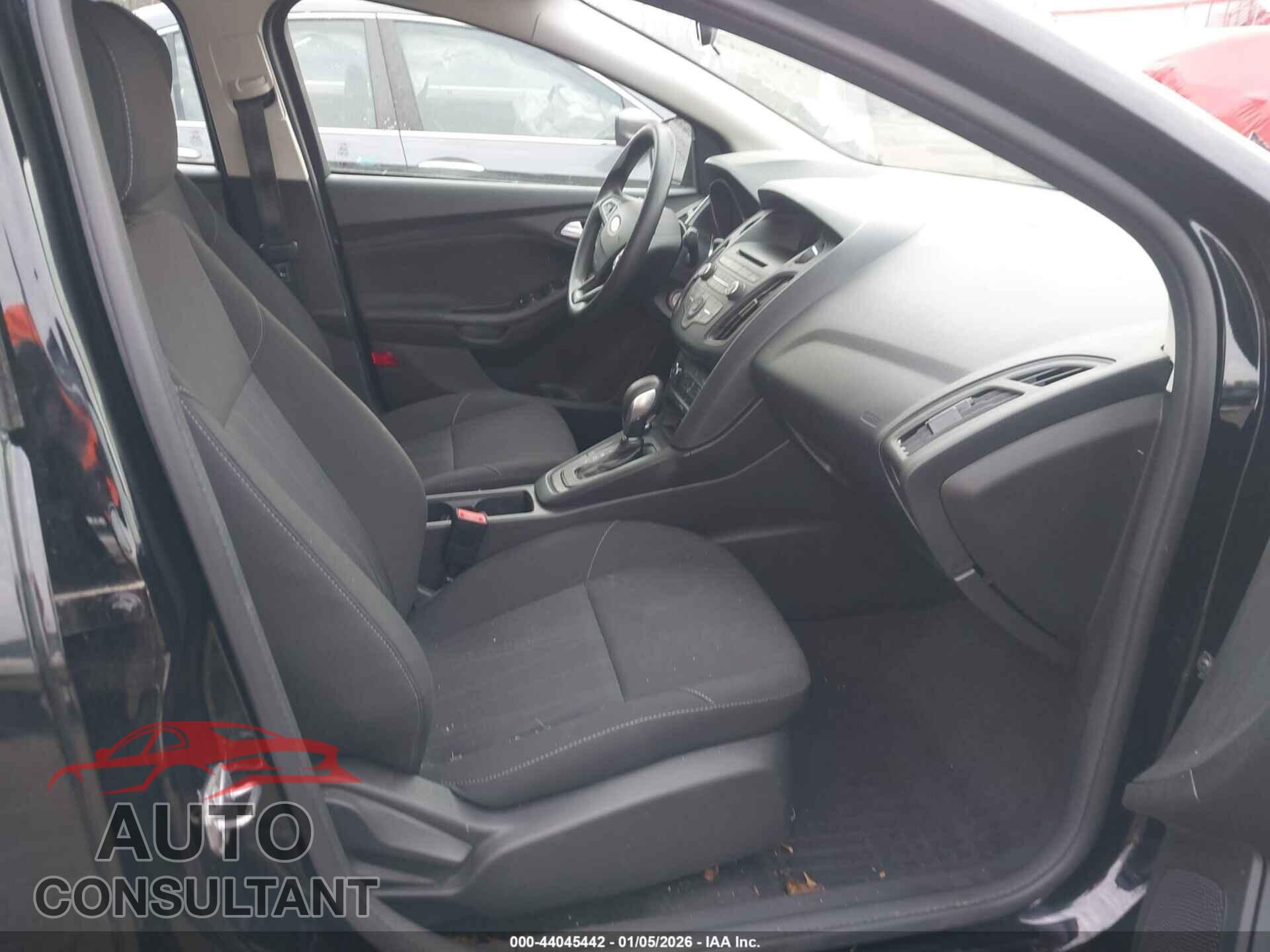 FORD FOCUS 2017 - 1FADP3F23HL325006