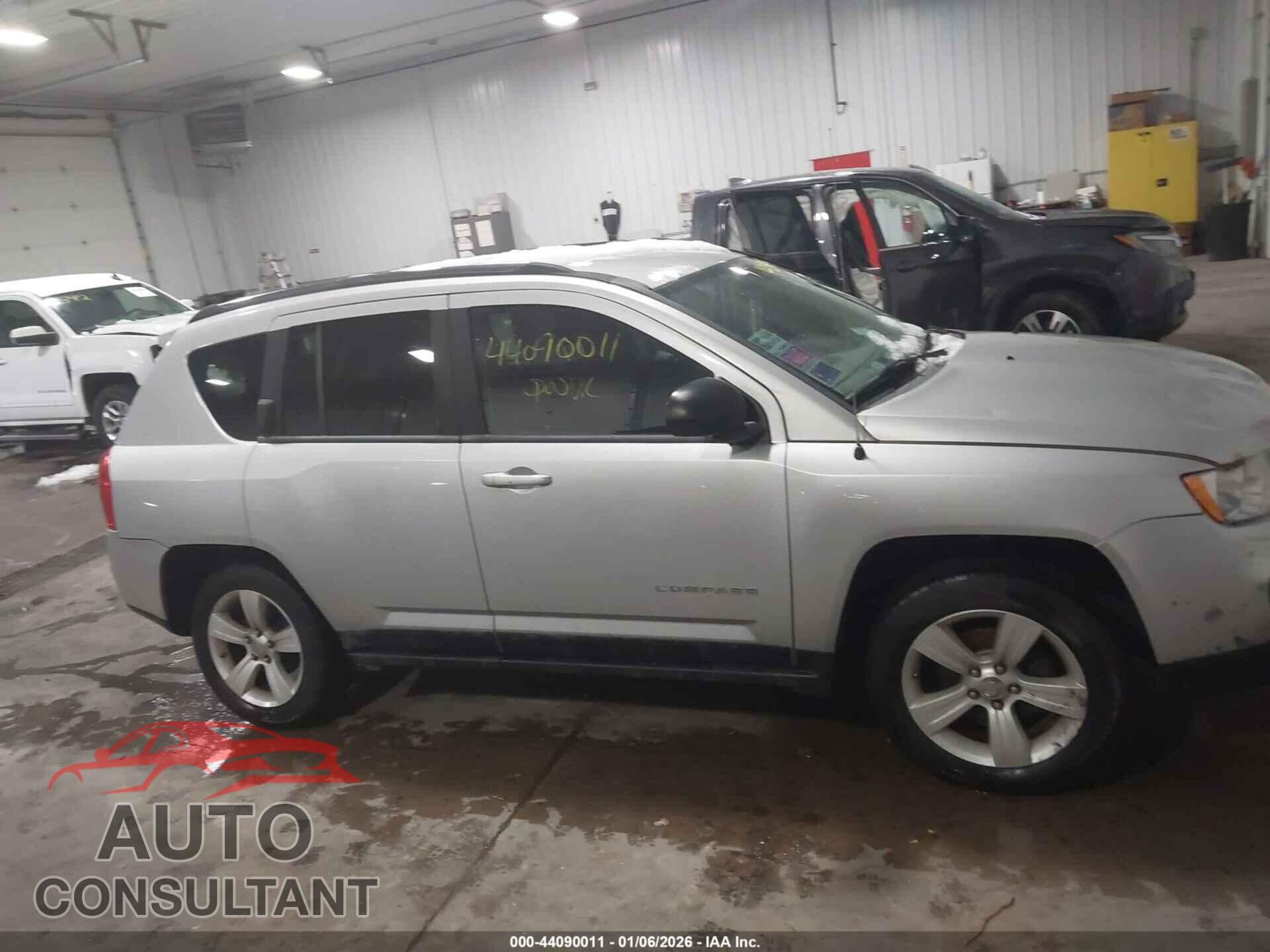 JEEP COMPASS 2011 - 1J4NF1FB7BD181994