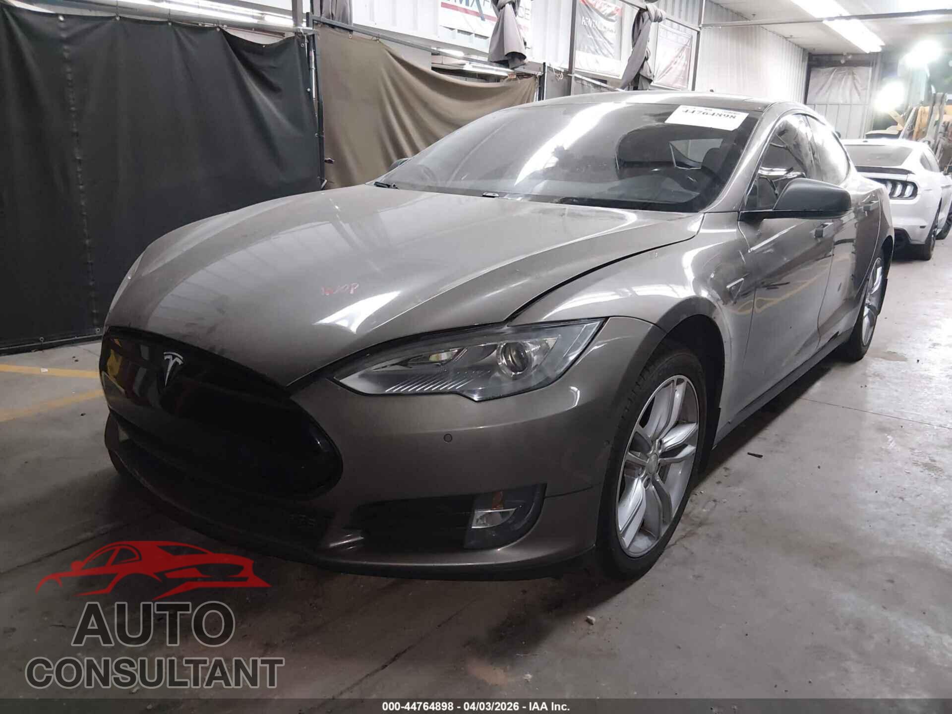 TESLA MODEL S 2015 - 5YJSA1H28FF093622