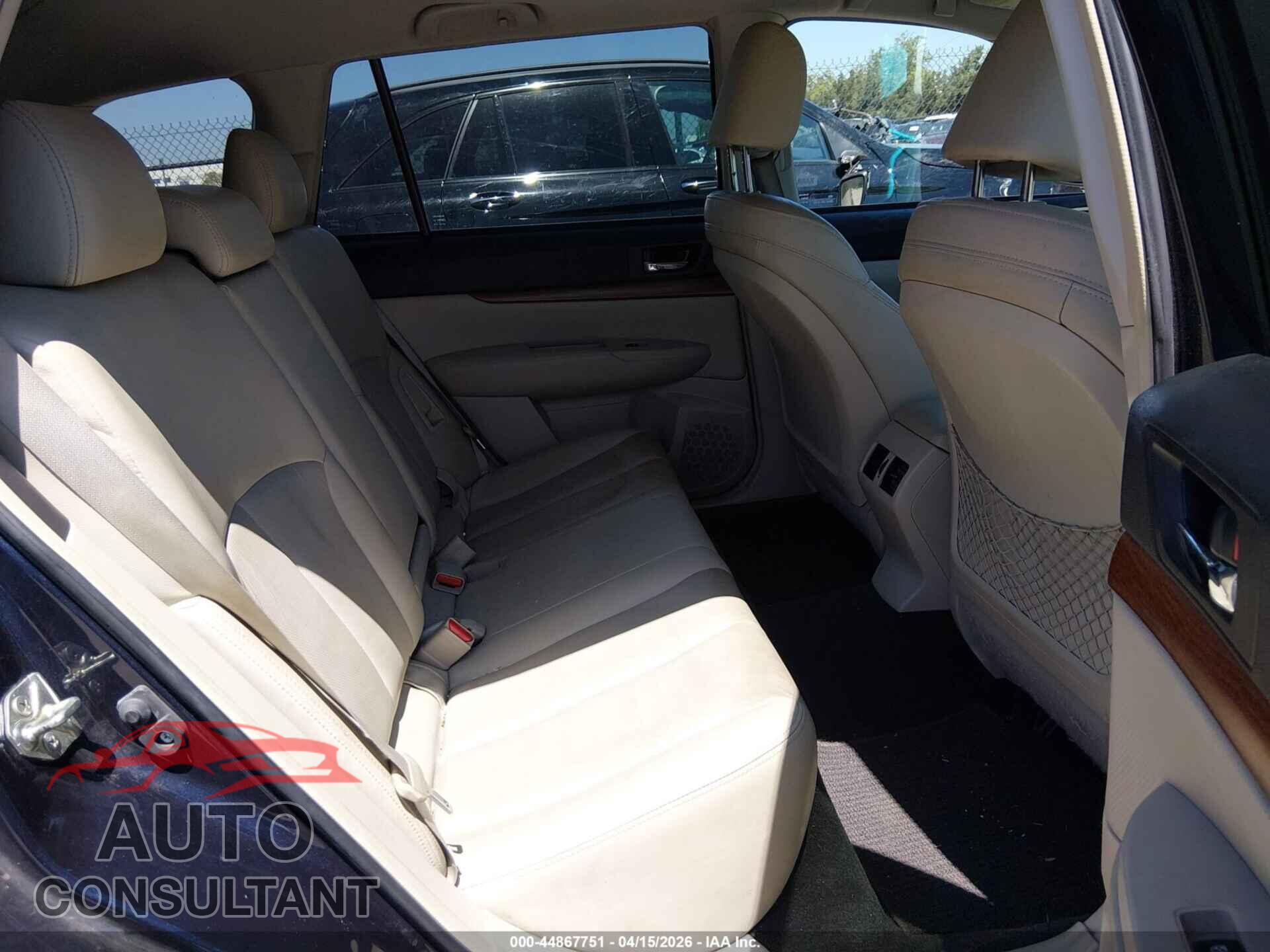 SUBARU OUTBACK 2013 - 4S4BRDLC8D2267937