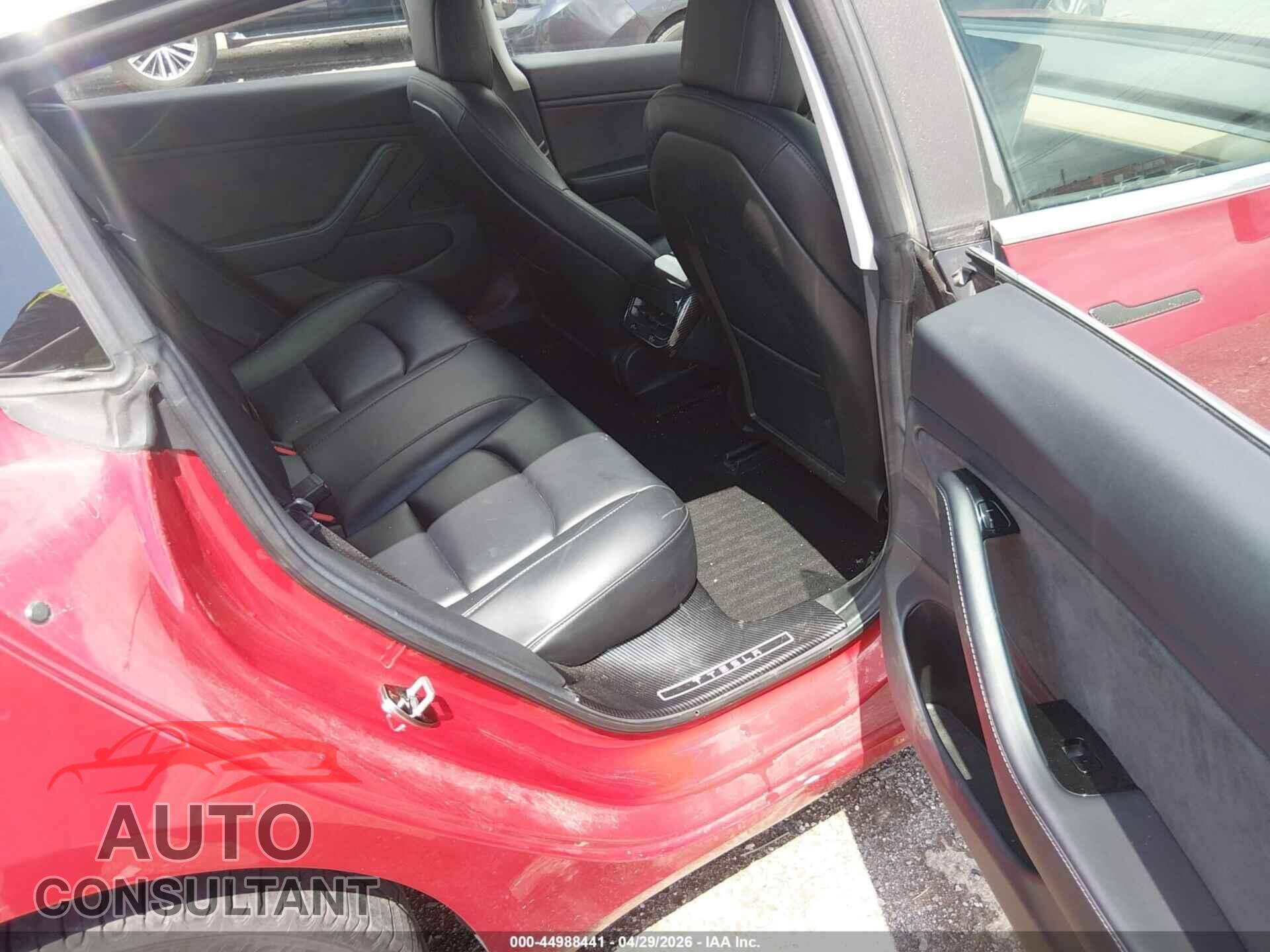 TESLA MODEL 3 2018 - 5YJ3E1EB9JF064247
