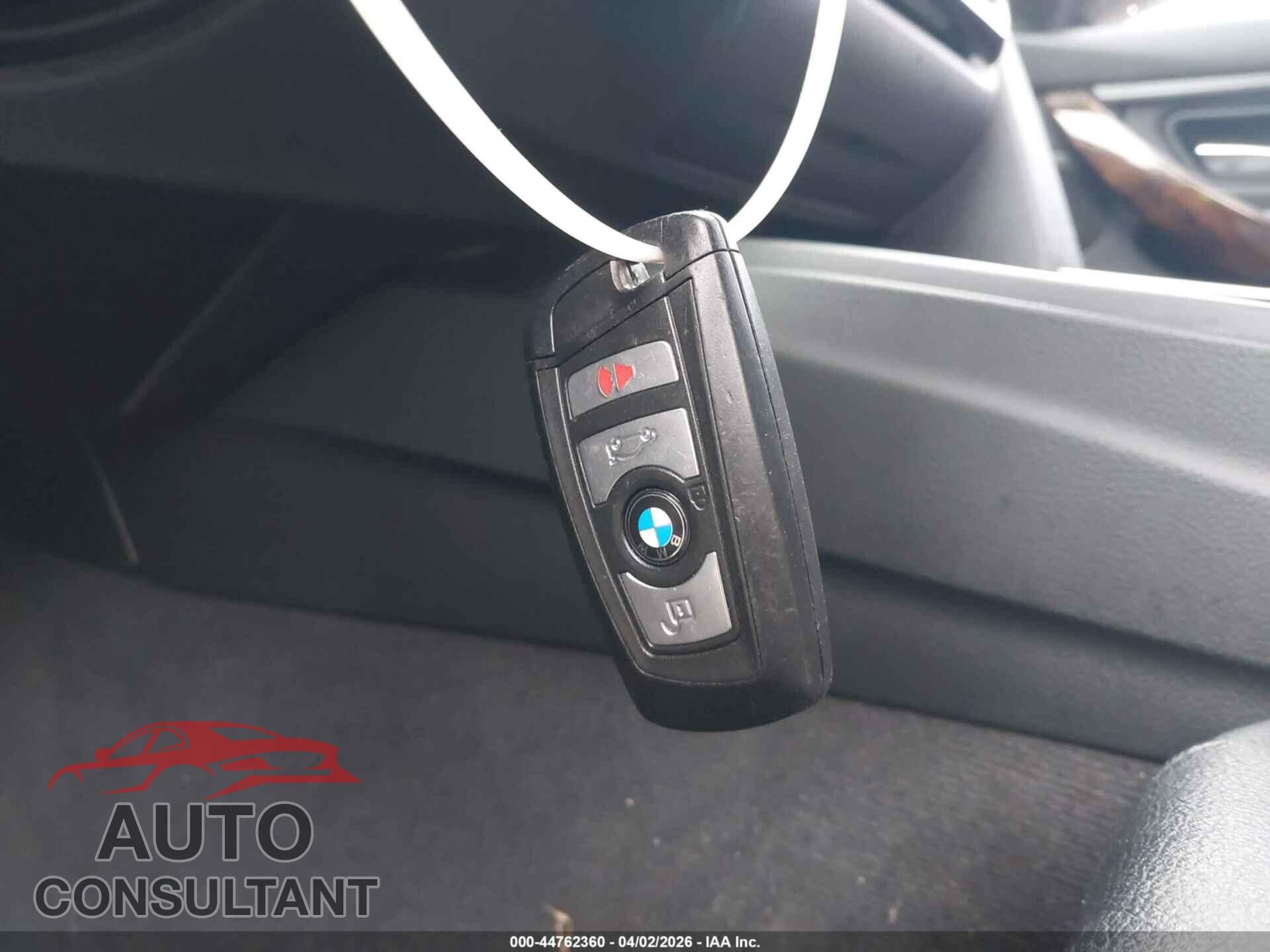 BMW 320I 2016 - WBA8E1G51GNU11929