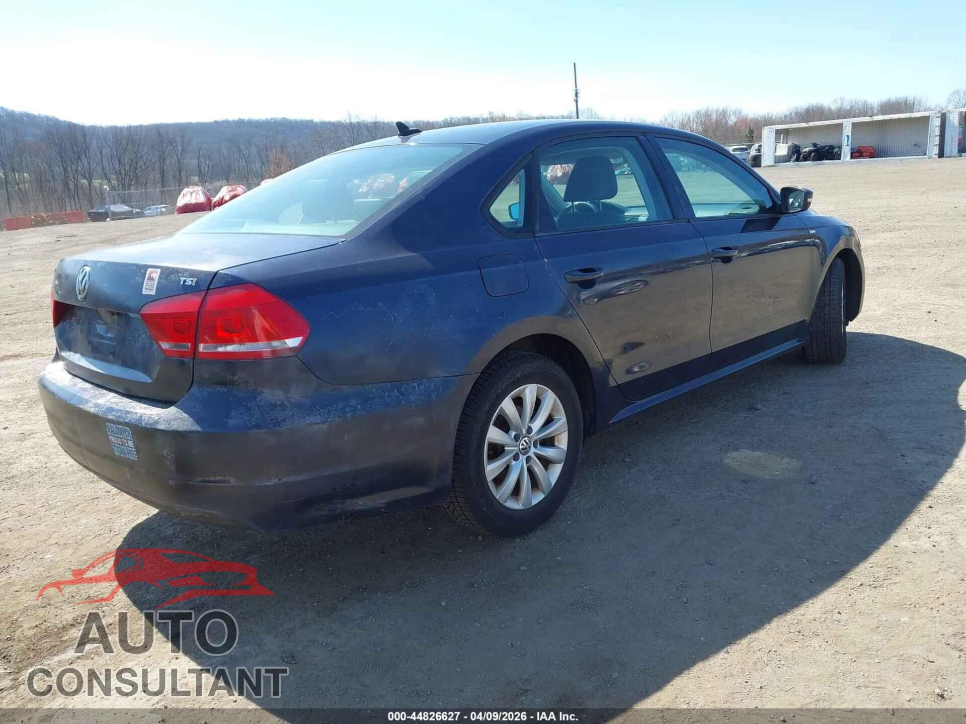 VOLKSWAGEN PASSAT 2015 - 1VWAT7A34FC068416