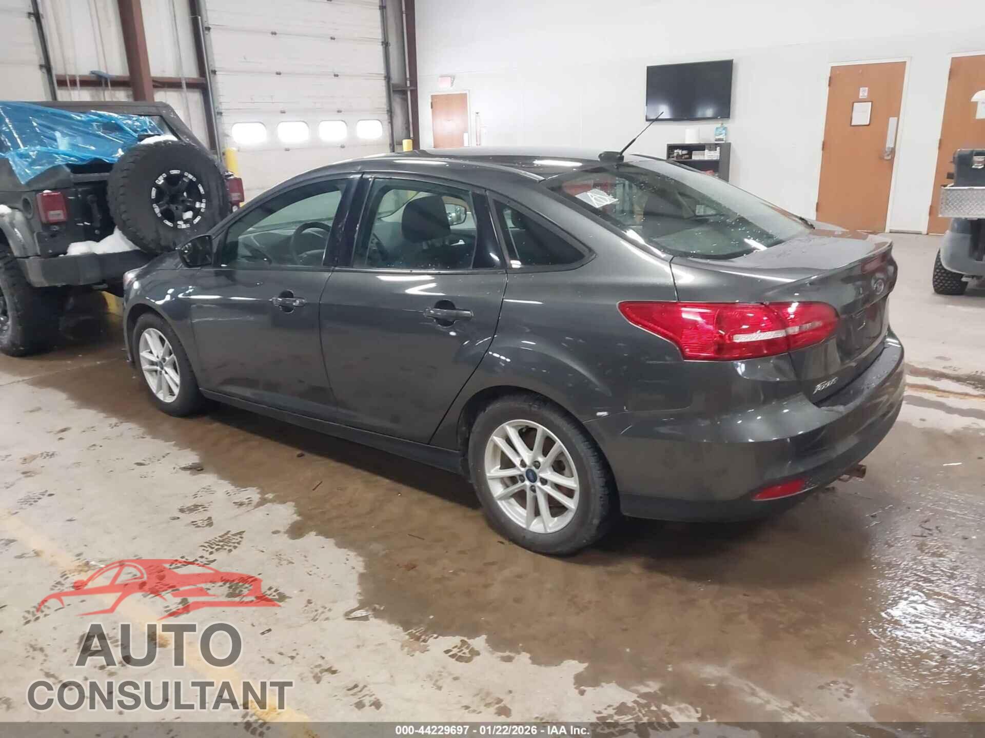 FORD FOCUS 2018 - 1FADP3FE0JL222335