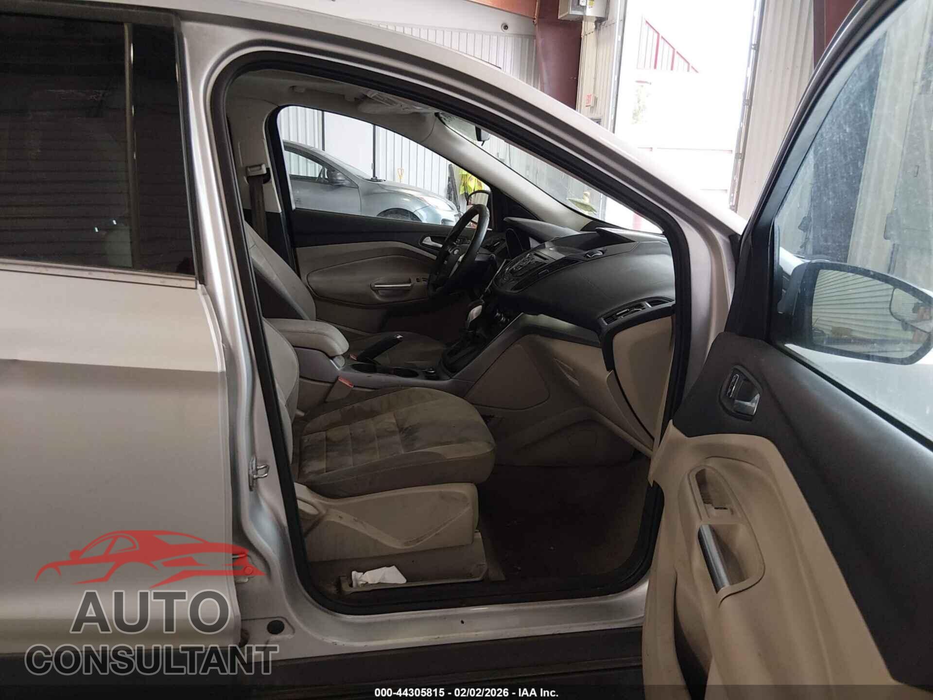 FORD ESCAPE 2015 - 1FMCU0G91FUB32607