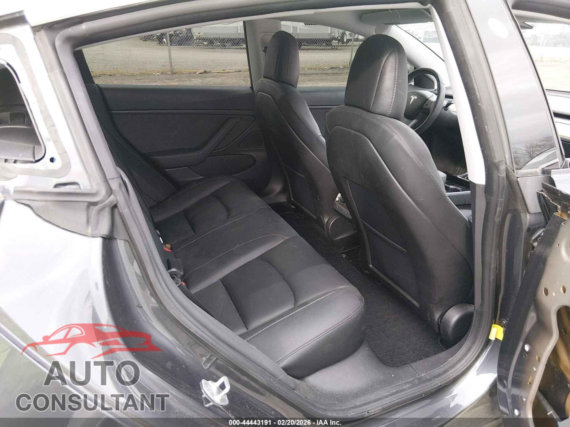 TESLA MODEL 3 2018 - 5YJ3E1EBXJF129087