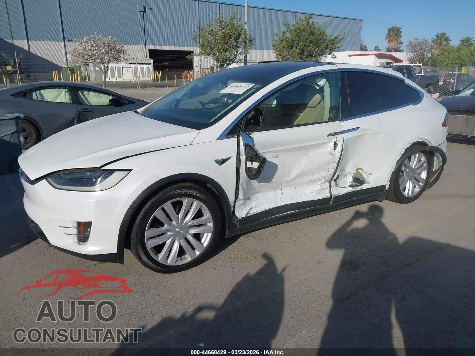 TESLA MODEL X 2017 - 5YJXCBE21HF041665