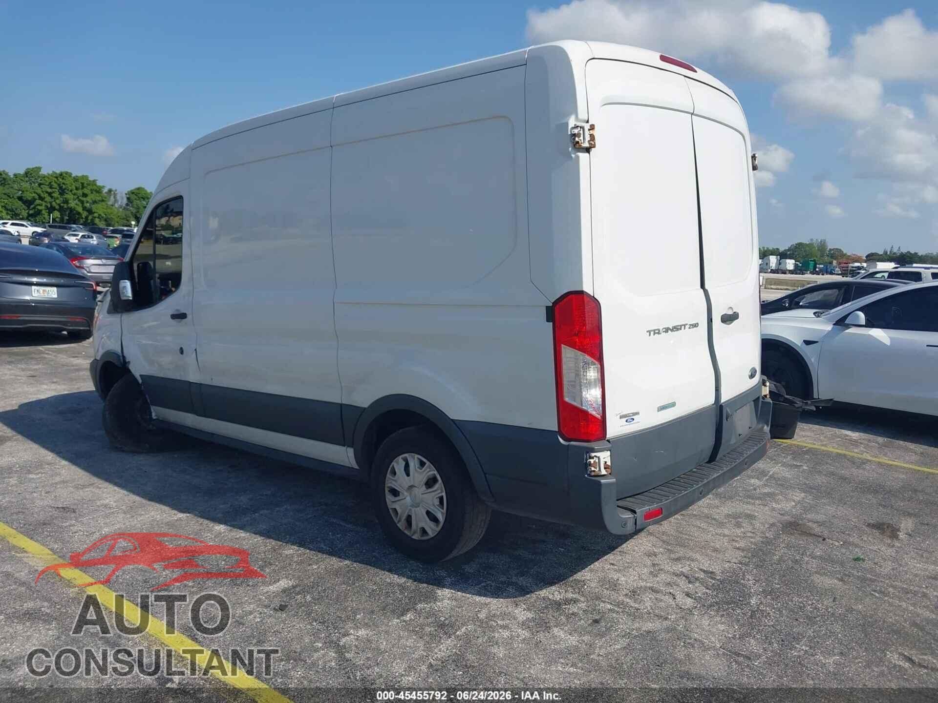 FORD TRANSIT-250 2015 - 1FTNR1CG5FKB12882