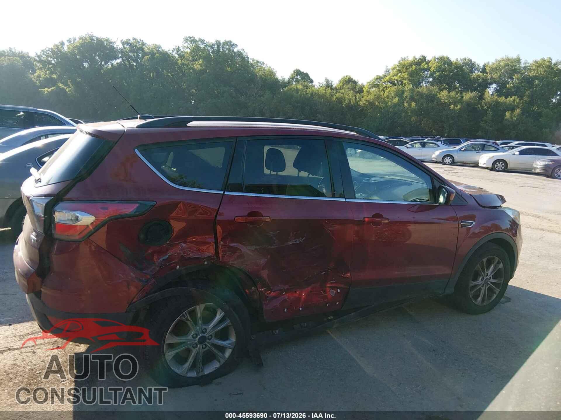 FORD ESCAPE 2017 - 1FMCU9GD5HUB22657