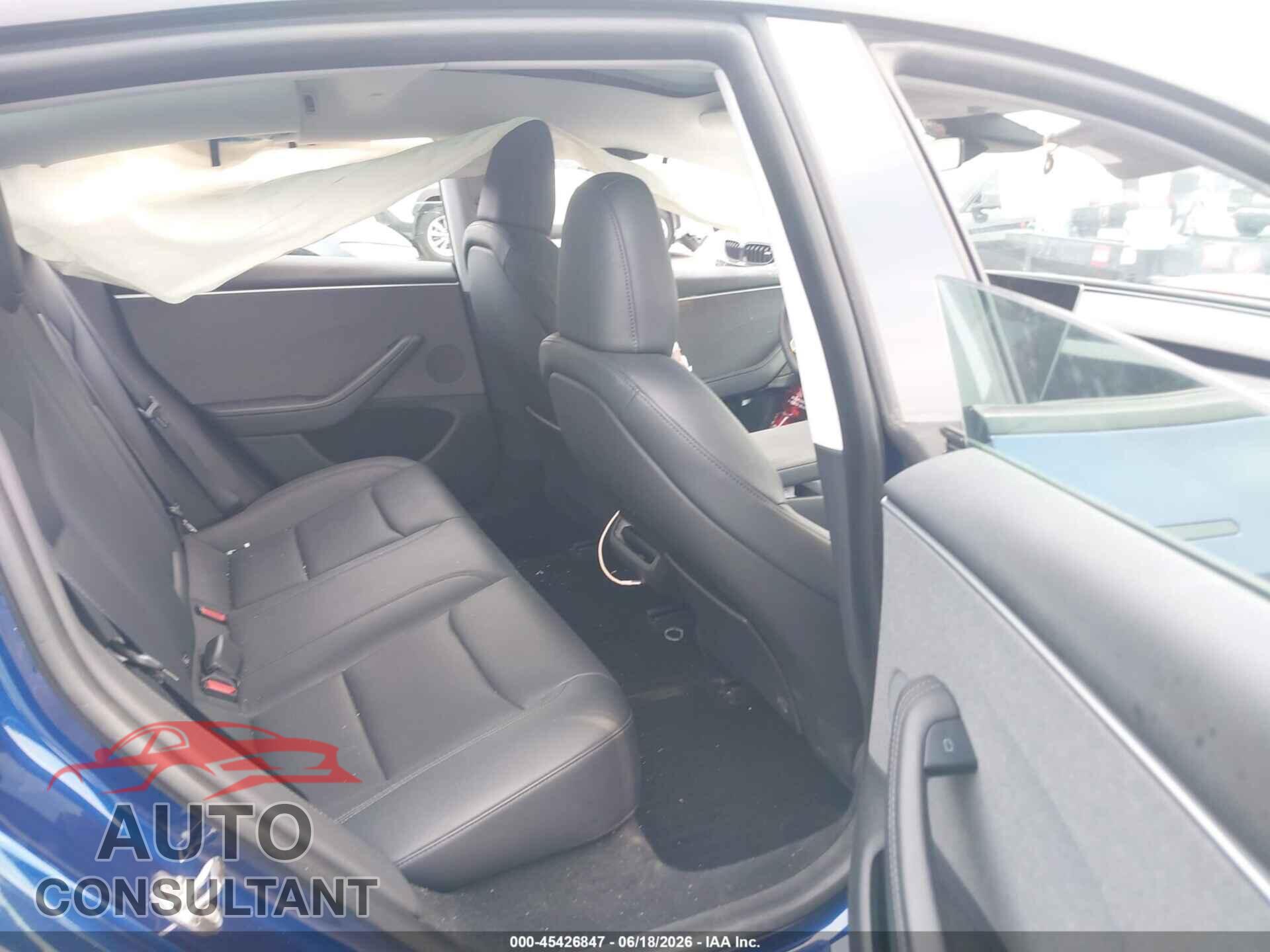 TESLA MODEL 3 2024 - 5YJ3E1EA5RF727767