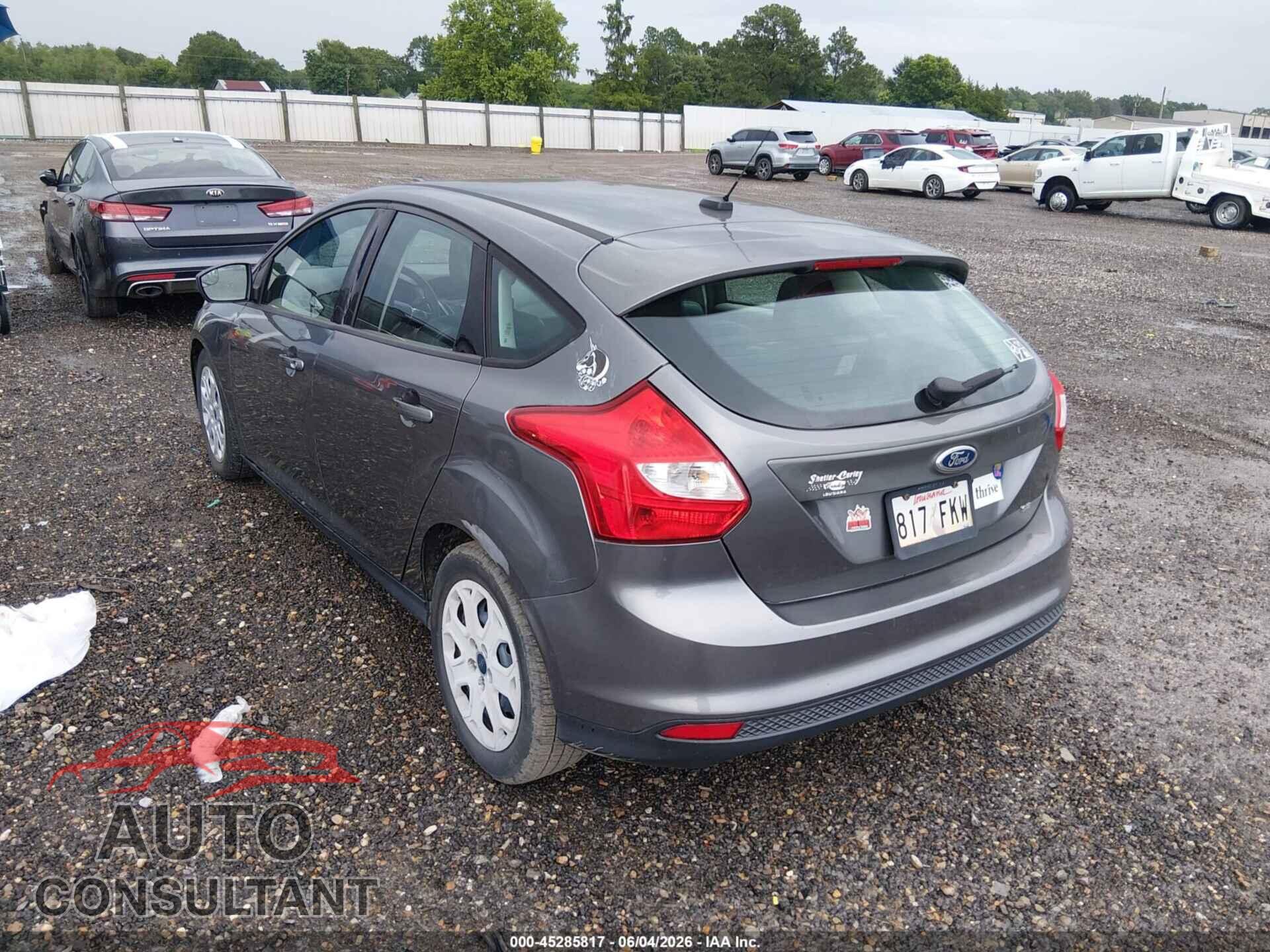 FORD FOCUS 2012 - 1FAHP3K22CL308357