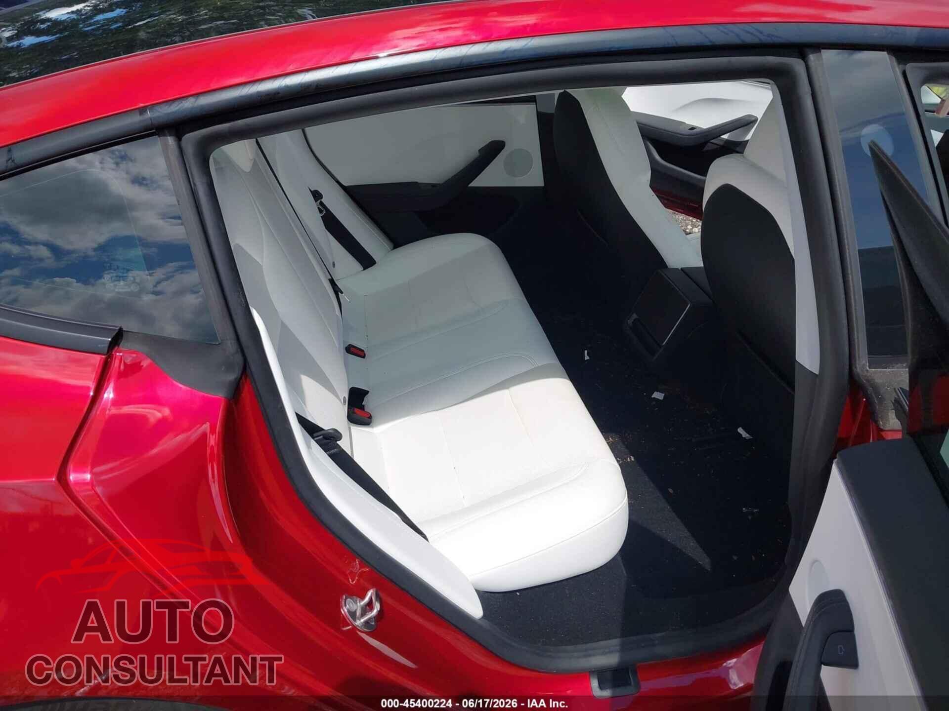 TESLA MODEL 3 2024 - 5YJ3E1EAXRF830215
