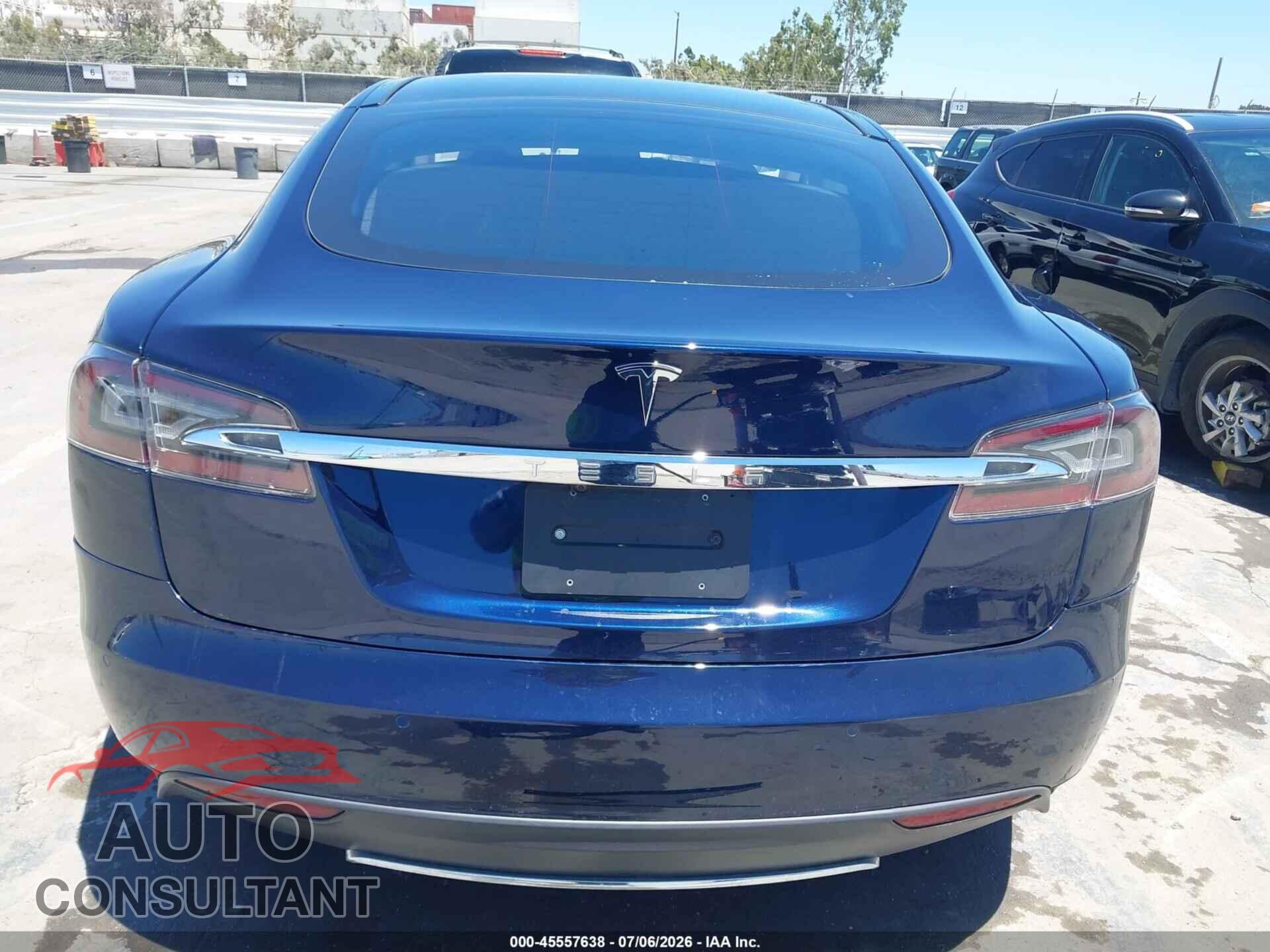 TESLA MODEL S 2013 - 5YJSA1CN8DFP28983