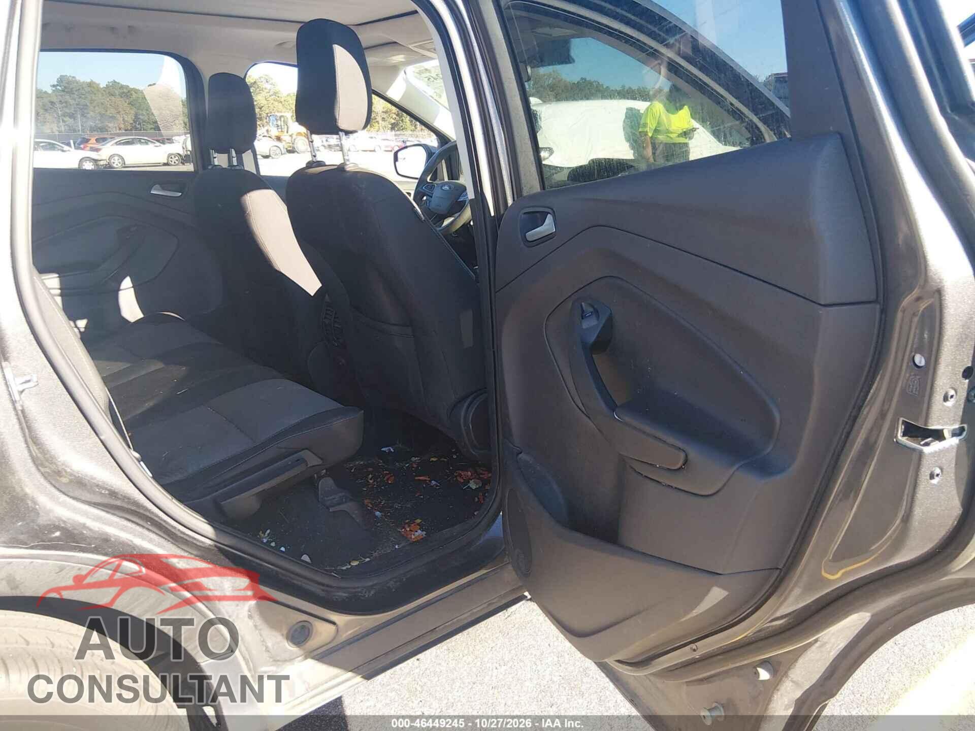 FORD ESCAPE 2018 - 1FMCU0GDXJUC10976
