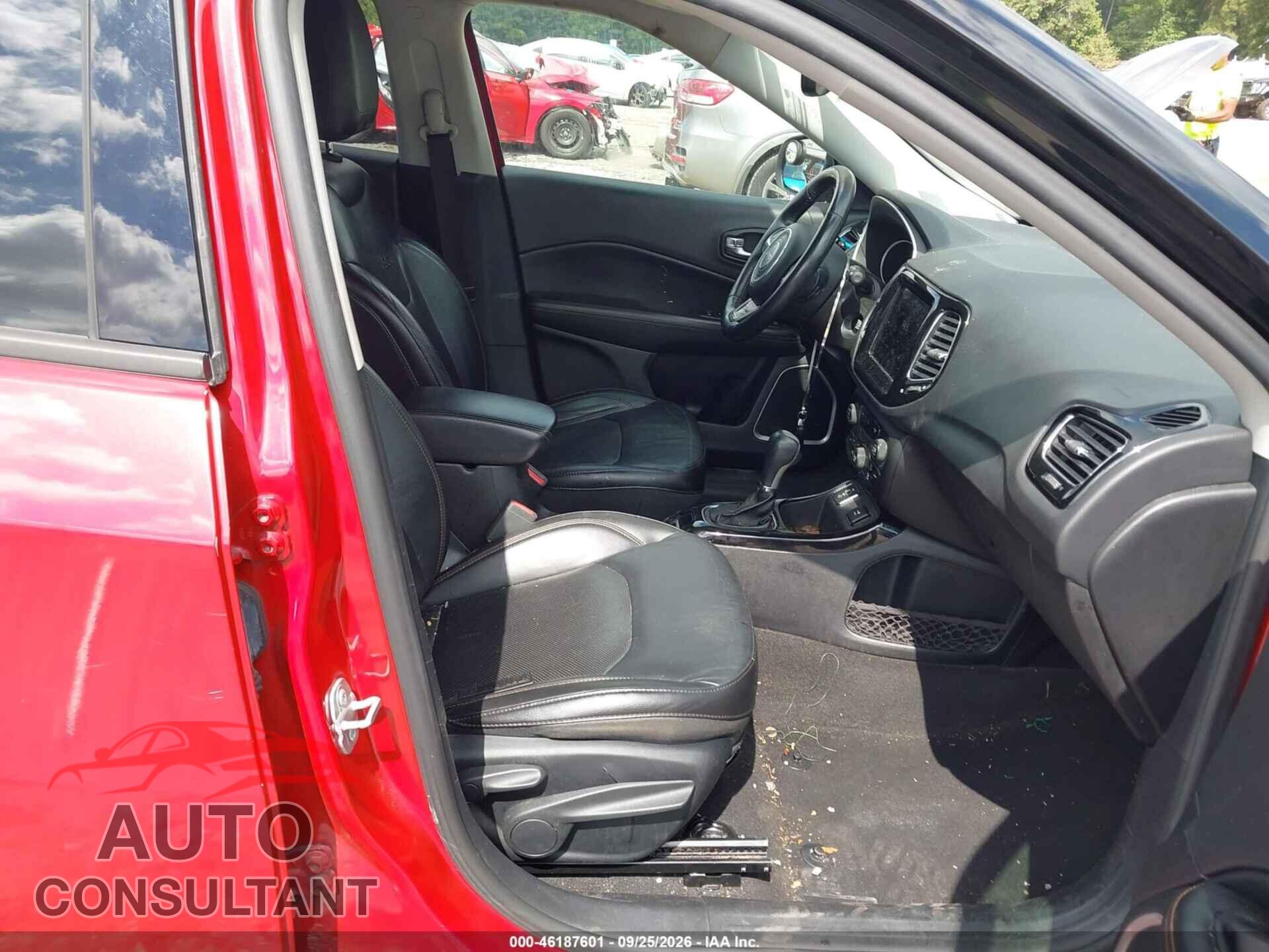 JEEP COMPASS 2018 - 3C4NJCCB3JT319107