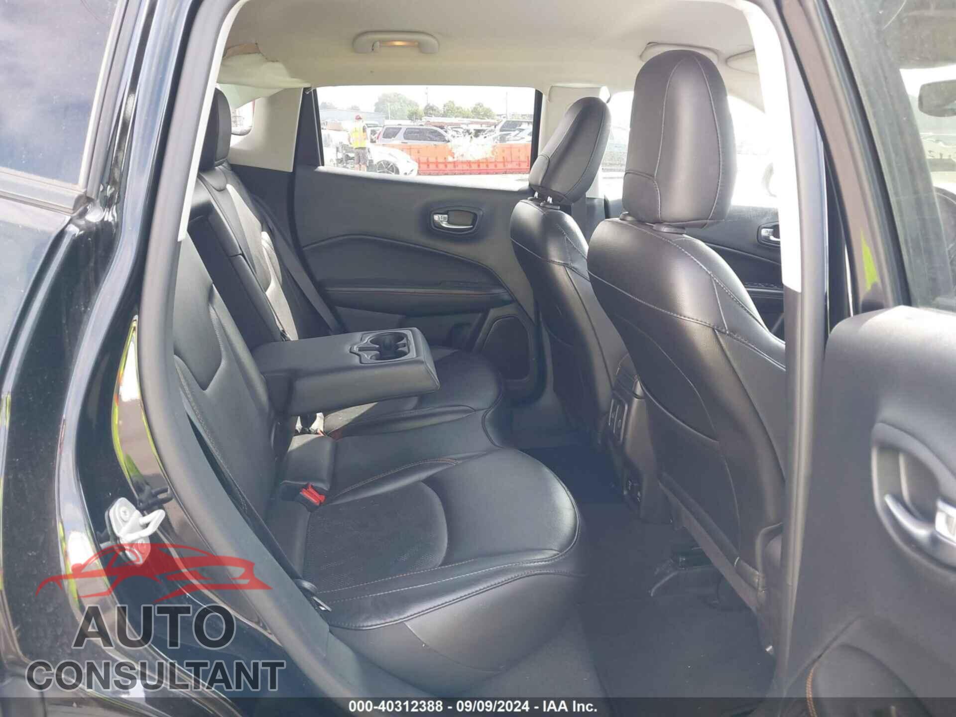 JEEP COMPASS 2020 - 3C4NJCCB9LT211402