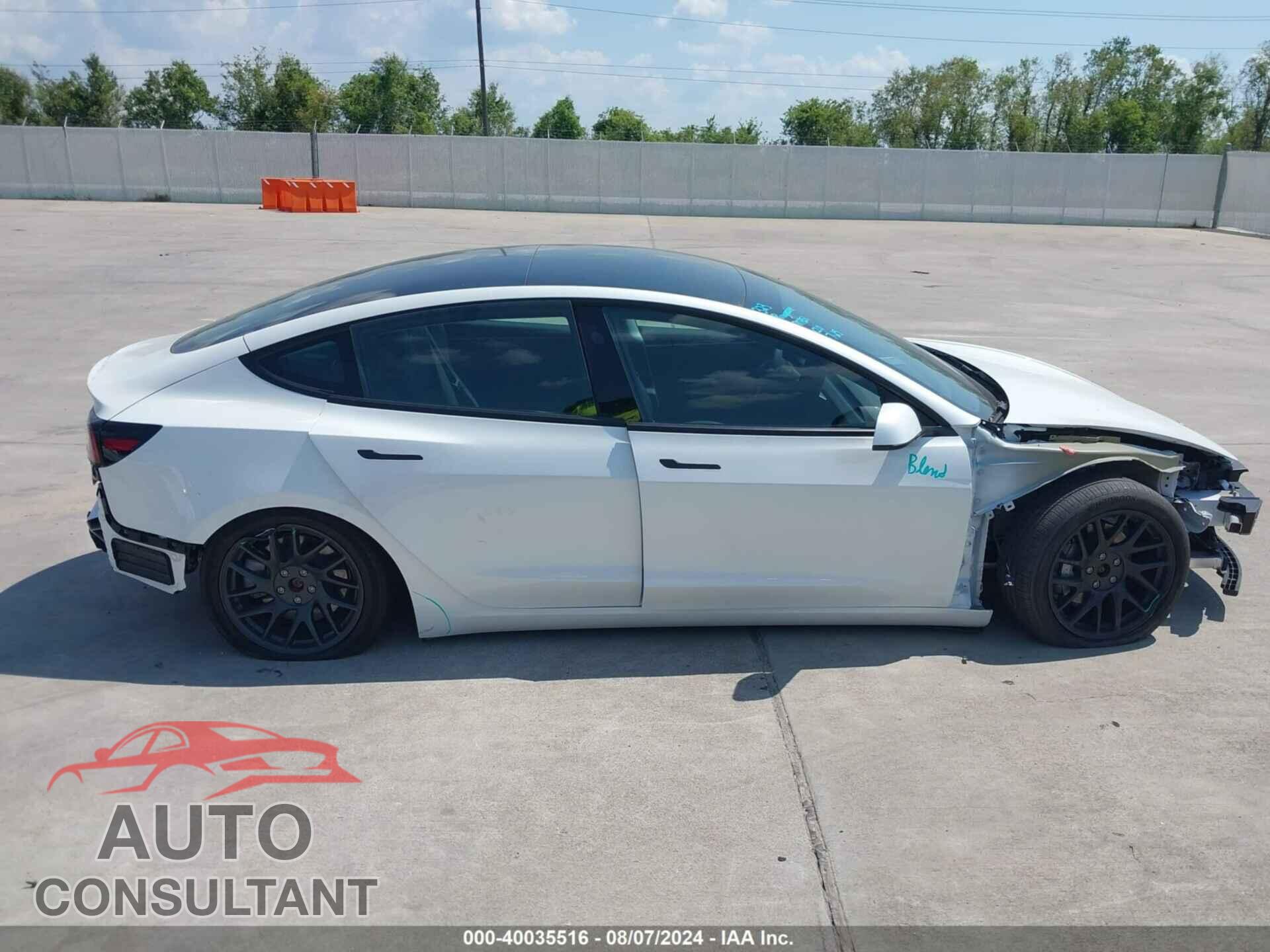 TESLA MODEL 3 2024 - 5YJ3E1EB0RF717351