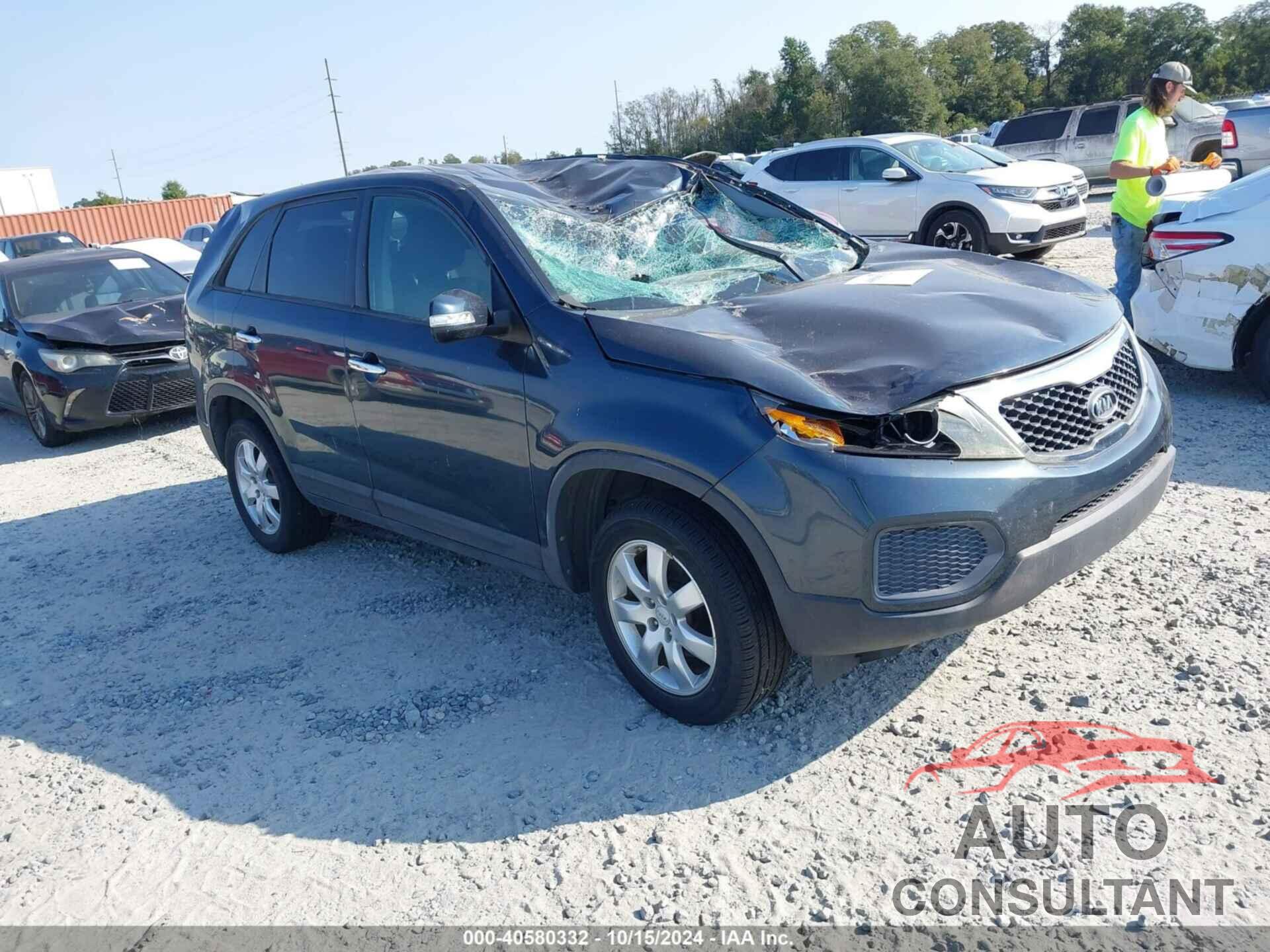 KIA SORENTO 2011 - 5XYKT3A13BG089889