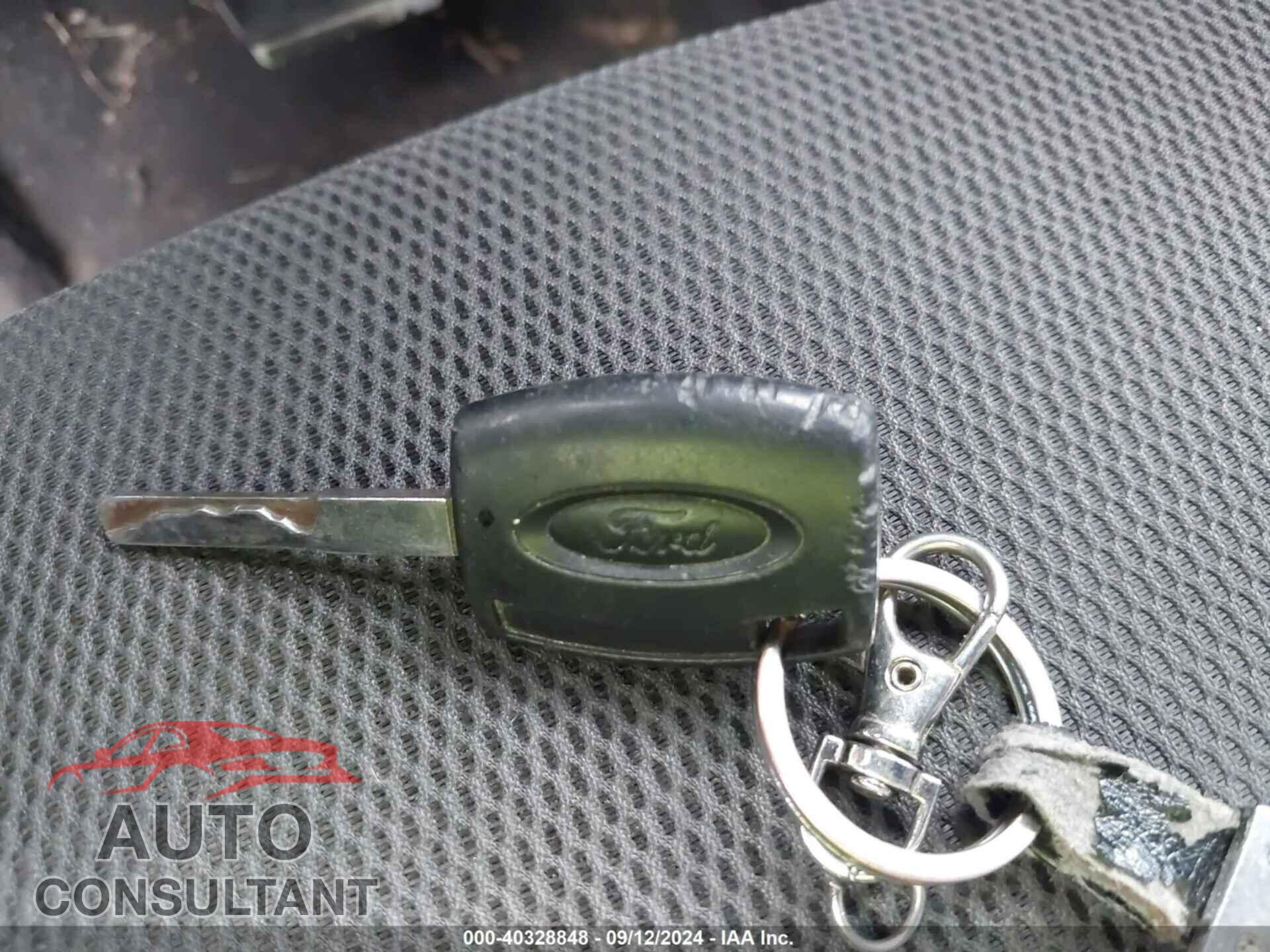 FORD FOCUS 2014 - 1FADP3E24EL224067