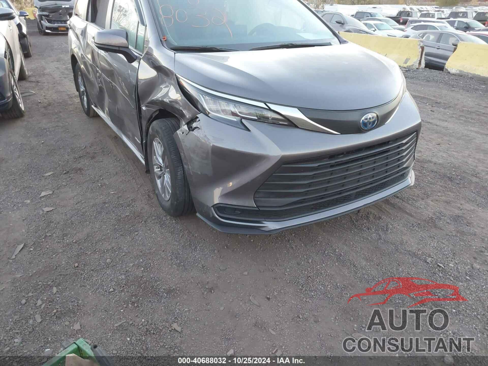 TOYOTA SIENNA 2021 - 5TDKRKEC2MS072169