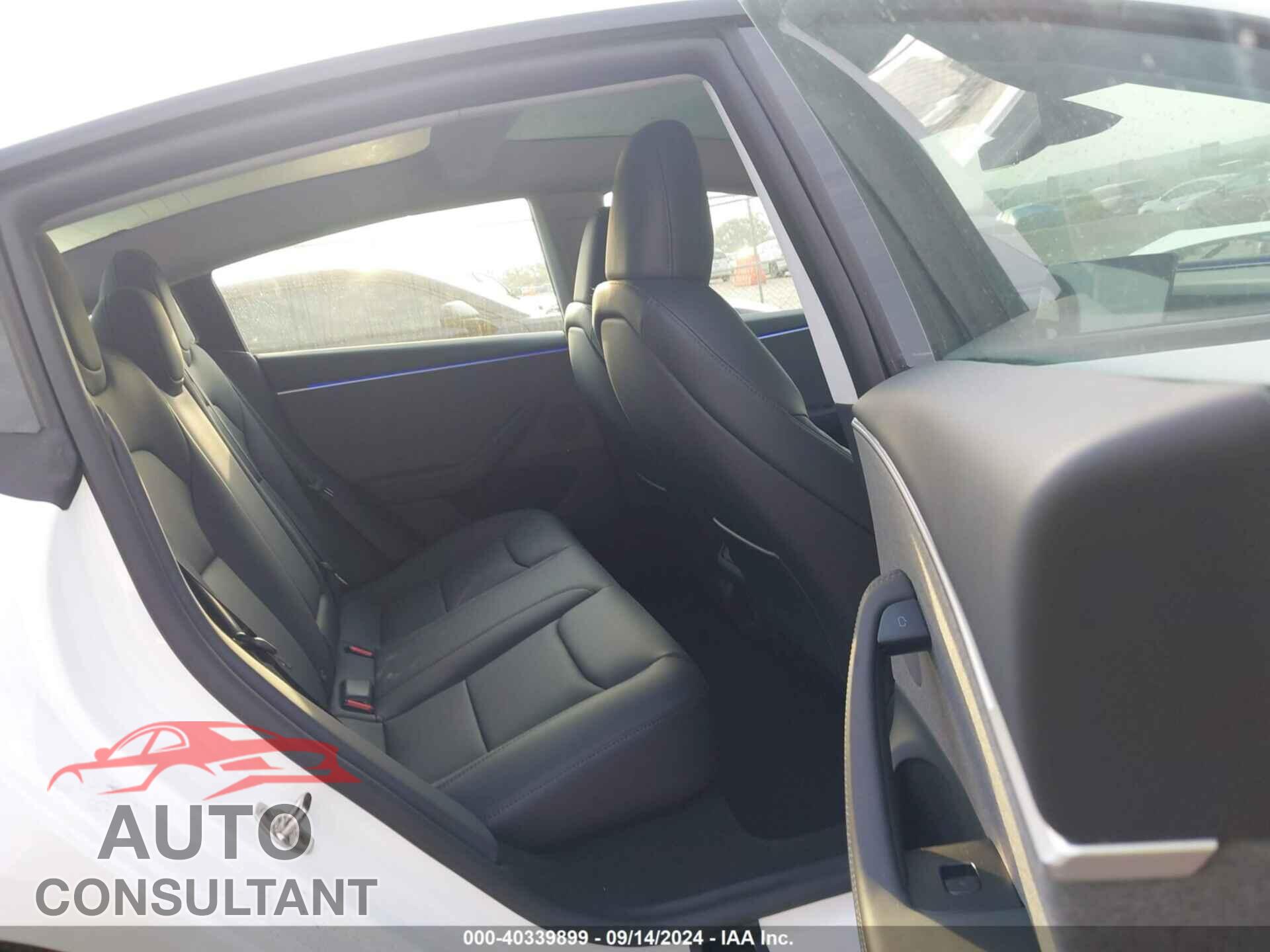 TESLA MODEL 3 2024 - 5YJ3E1EA3RF823509
