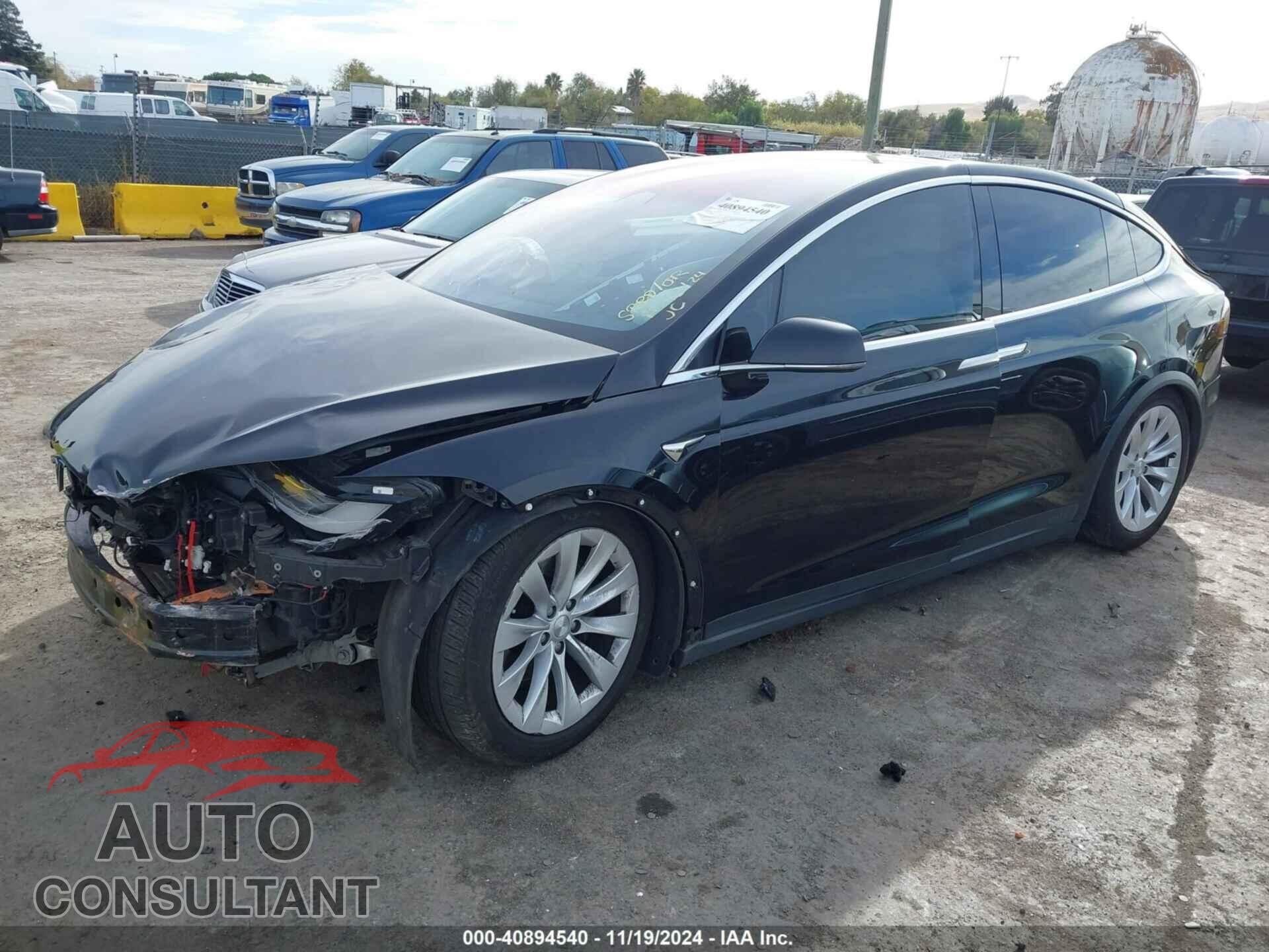 TESLA MODEL X 2018 - 5YJXCBE21JF140508